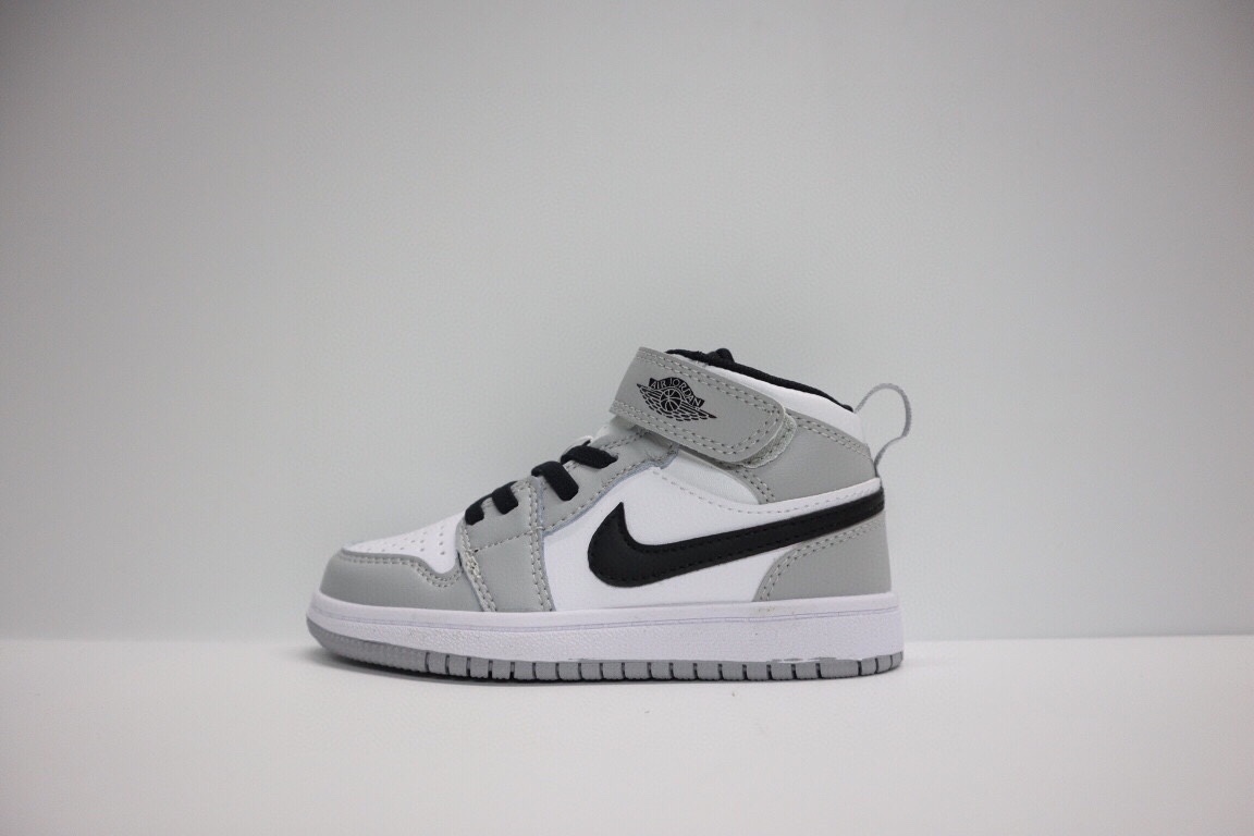 图片[4]-乔一真标头层魔术扣儿童运动鞋 尺码：22-37.5码 经典乔丹系列❤️ 魔术扣➕松紧带设计，穿脱自如✔️ 中帮款式设计，保护稚嫩脚踝👍🏻 上脚超级洋气🌟-选品中心