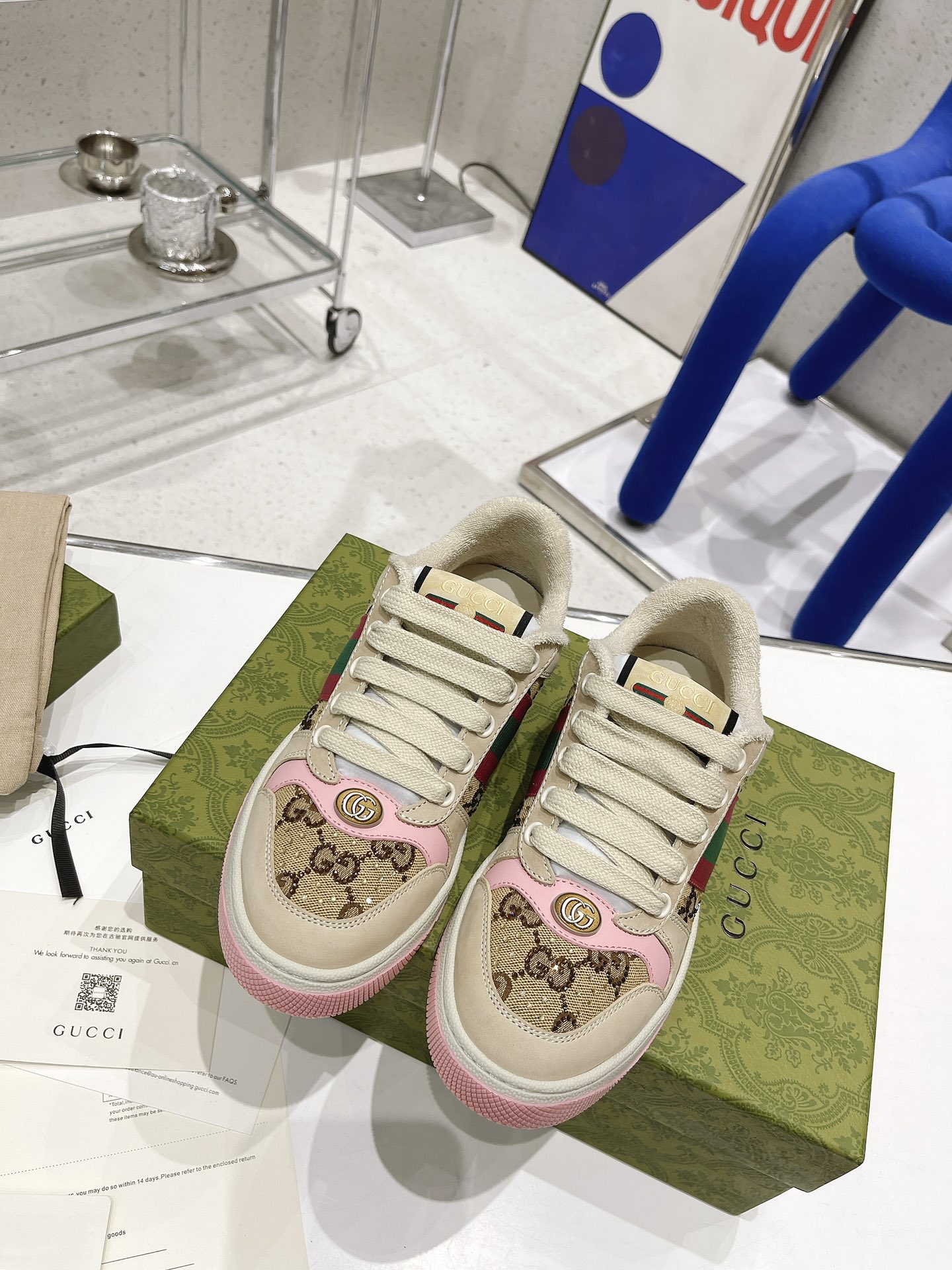 NO:173176,Men's Size 10 GUCCI Guqi Little Dirty Shoes (Couple Model) The highest version is upgraded. Long-term product. GG Guqi series old casual dirty shoes showcase. ZP development pure original version... Metal double G crystal cylindrical mark... Gucc original webbing... Upper polished beef matte splicing classic double G fabric (full oil edge) The inner original towel cloth is delicate, softer and more comfortable and breathable, foot pad latex injection molding integrated, private molded steel stamping. Outsole double color original TPU sole (lower layer wide, upper layer narrow) Packaging matching green packaging. Women's Size 35-40# Men's Size 39-44#, casual shoes/sports shoes, gucci, sneakers19860909男码10 GUCCI 古奇 小脏鞋（情侣款）  最高版本全系列升级 长期做货 GG古奇系列做旧休闲小脏鞋走秀款 ZP开发纯原版本……金属双G水晶圆柱形标……Gucc原版纹织带……  鞋面擦色牛磨砂拼接经典双G布面料（全油边）  内里原版毛巾布里细腻柔软更舒适透气,垫脚乳胶注塑一体,私模钢印  大底双色原版TPU大底(下层宽,上层窄)  包装配套绿色包装  女码35～40#  男码39～44#,休闲鞋/运动鞋,gucci,sneakers,Women's Shoes