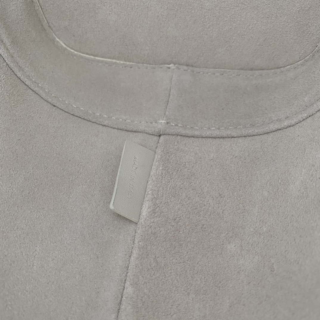 Cブランド新作 CUIR水桶バッグ - 軽量牛皮・調整可能な肩ひも