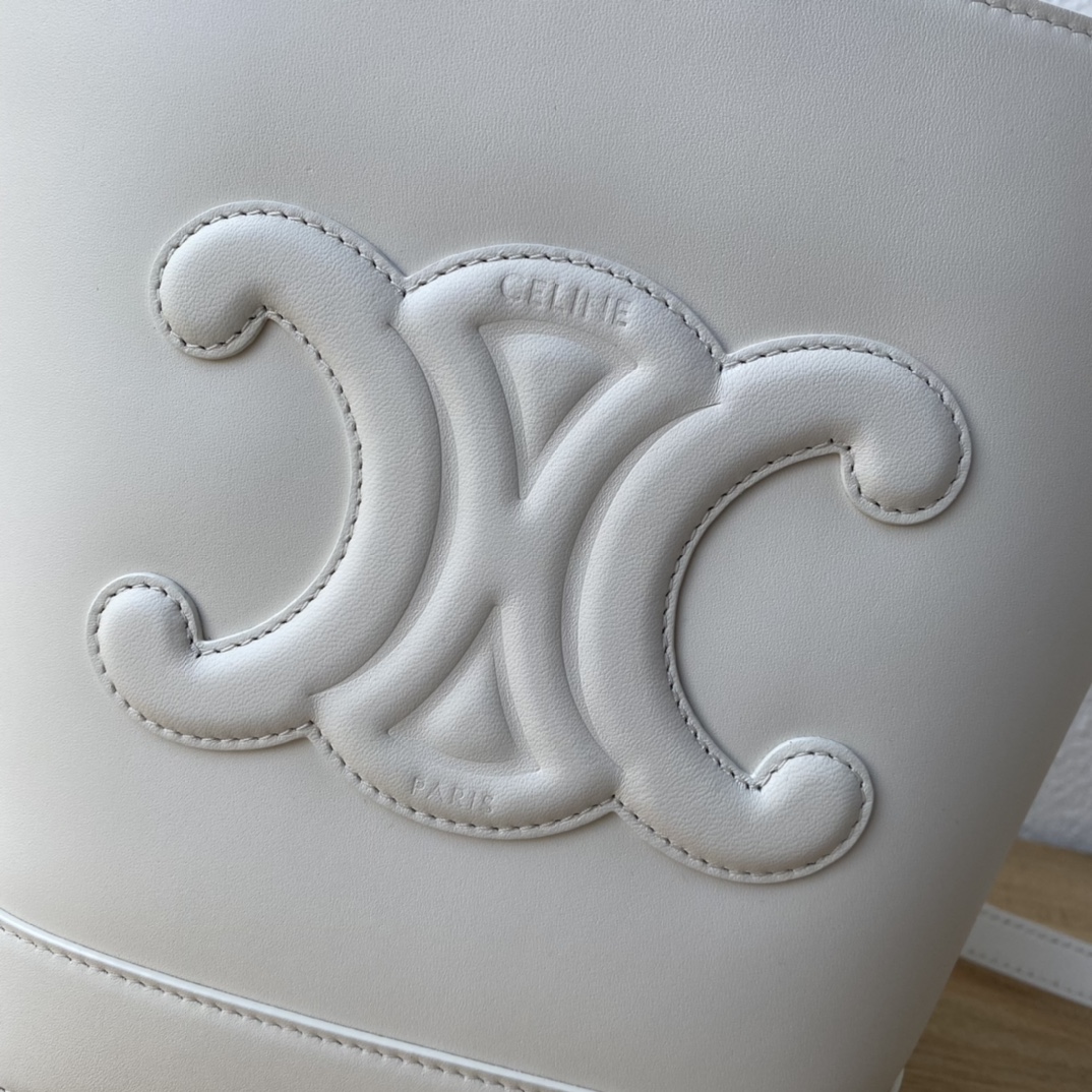 Cブランド新作 CUIR水桶バッグ - 軽量牛皮・調整可能な肩ひも