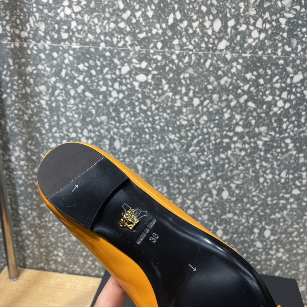 Versace系列推出最高端版本颜色