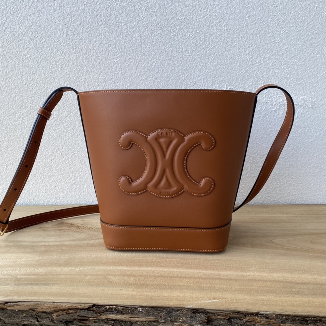 C家新作 CUIR水桶バッグ - 軽量牛皮素材・調節可能な肩 strap