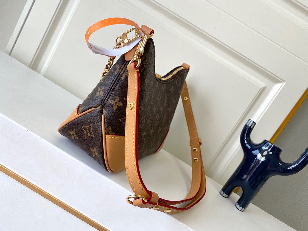 LOUIS VUITTON Boulogne Bag Monogram Canvas - Handbags M45832