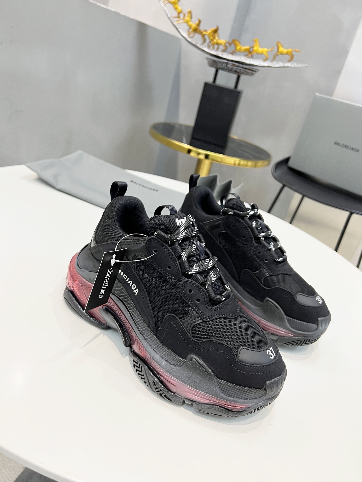 巴黎世家1.0女35-39男40-4