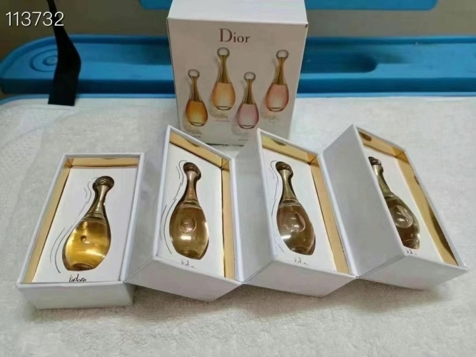 Dior J'adore Miniature Perfume Set, 5ml x 4 - Iconic Fragrance Collection 1 Dior J'adore Miniature Perfume Set, 5ml x 4 - Iconic Fragrance Collection