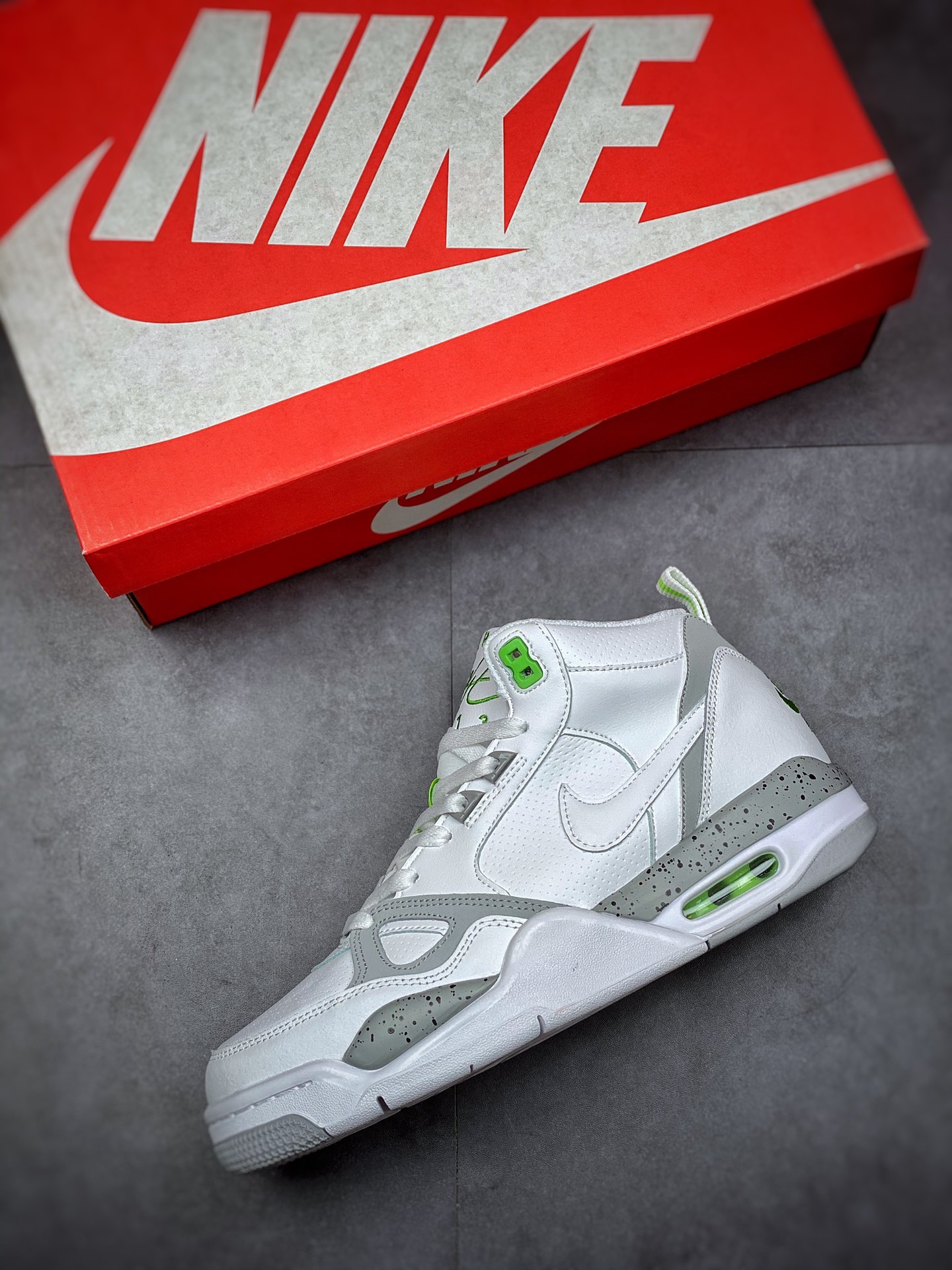 260 Air Flight 13带男子运动鞋· AJ4兄弟款系列 篮球鞋579961-106