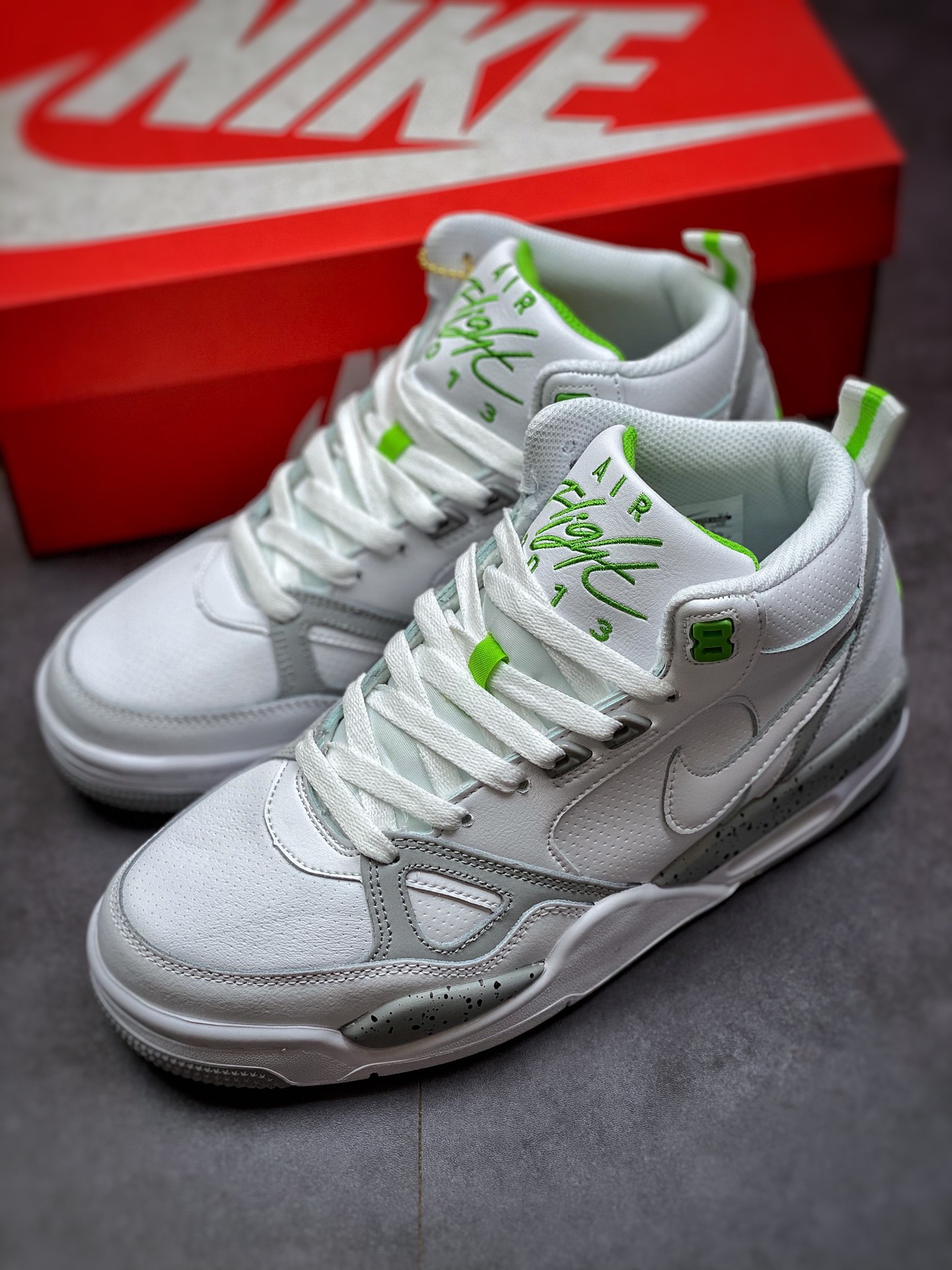 260 Air Flight 13带男子运动鞋· AJ4兄弟款系列 篮球鞋579961-106