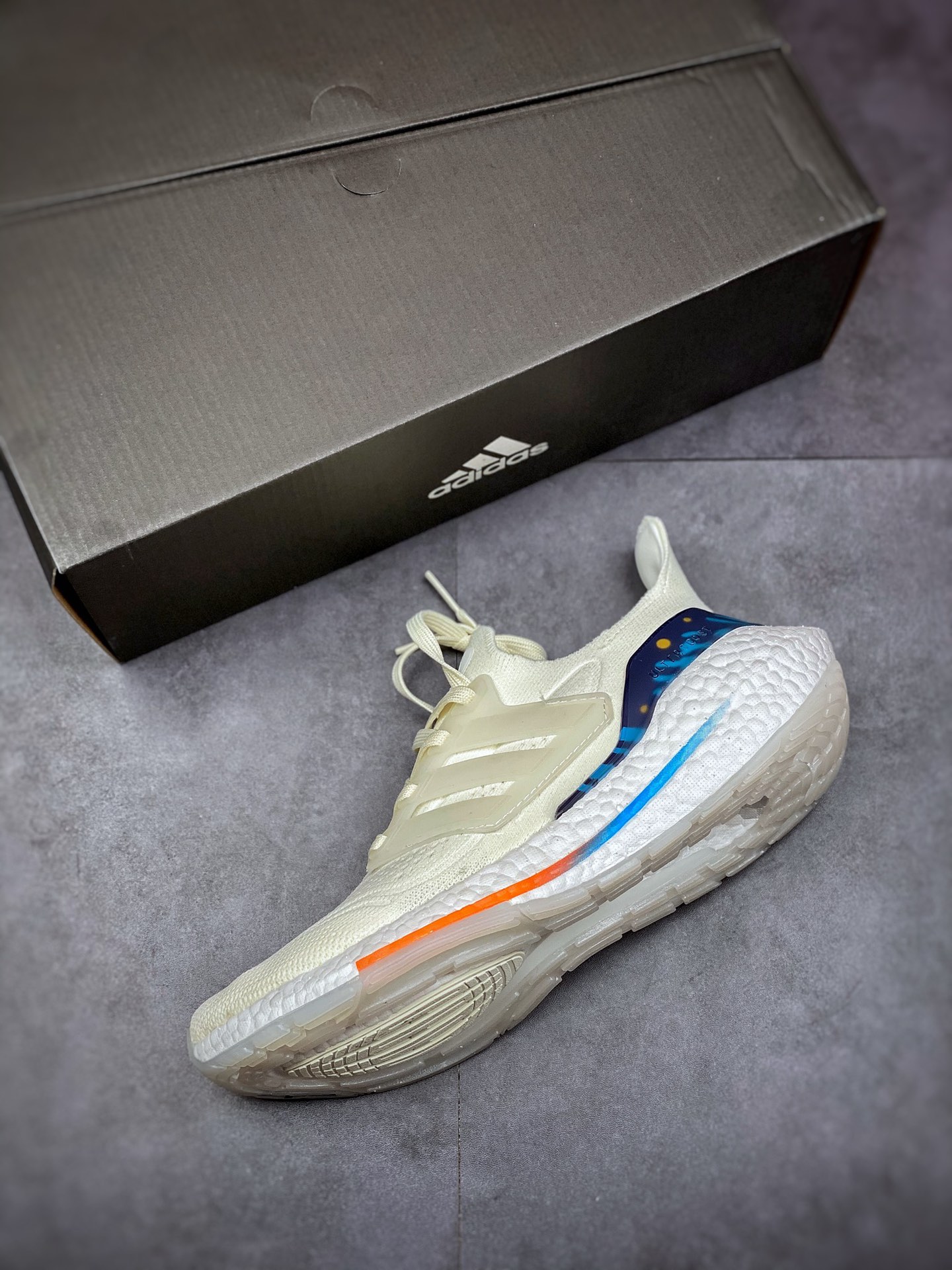 200 独家实拍阿迪达斯 Adidas UB7.0 爆米花 GX8532