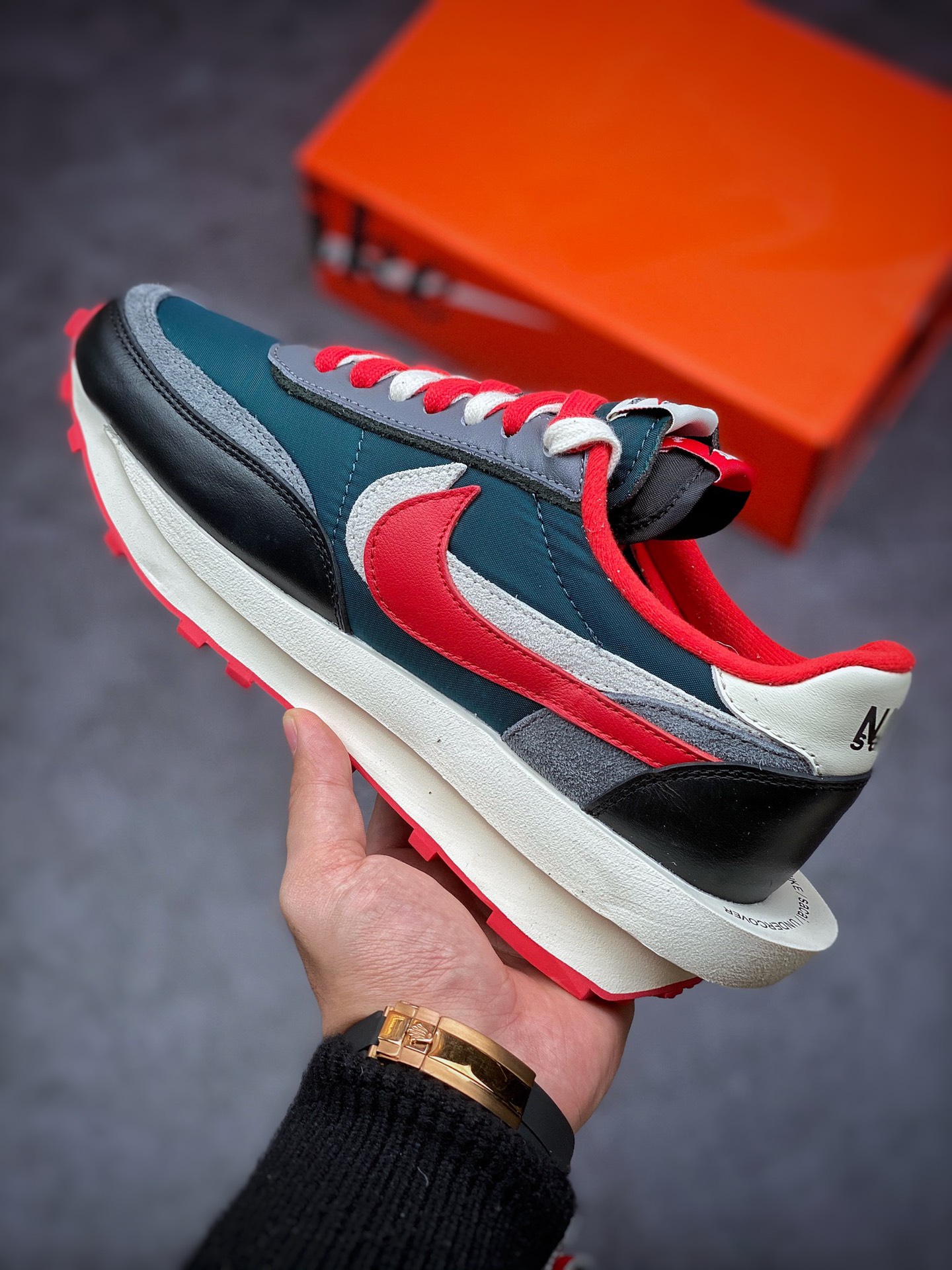 300 Sacai x NIKE LVD Waffle x Undercover 联名解构走秀款 DJ4877-300