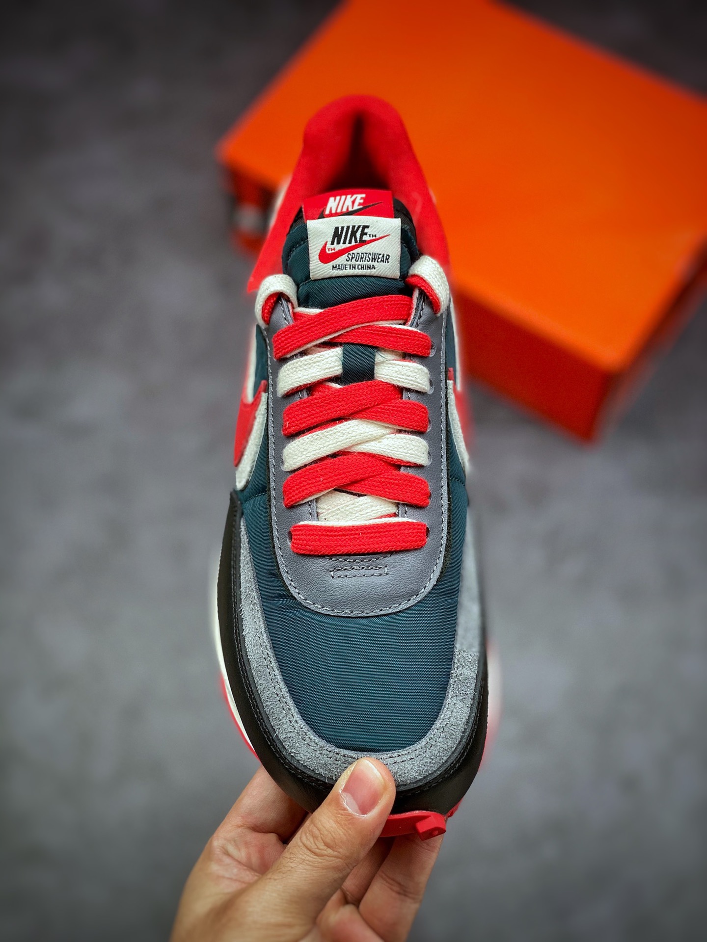 300 Sacai x NIKE LVD Waffle x Undercover 联名解构走秀款 DJ4877-300