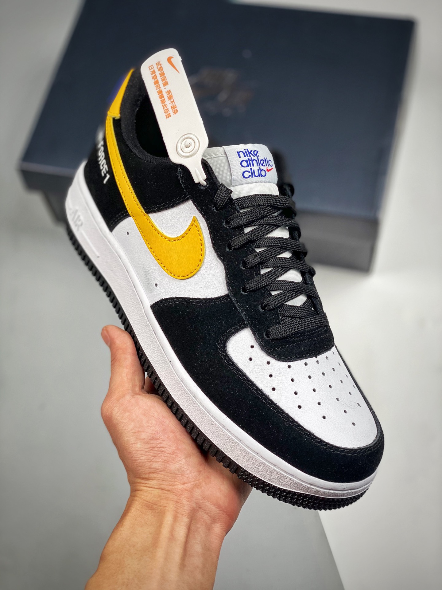 Nike Air Force 1 MID 黑橙 原楦头原纸板 打造纯正空军版型 专注外贸渠道 全掌内置蜂窝气垫 #原盒配件 原厂中底钢印、拉帮完美 官方货号：DH2489-001 Size：36 36.5 37.5 38 38.5 39 …