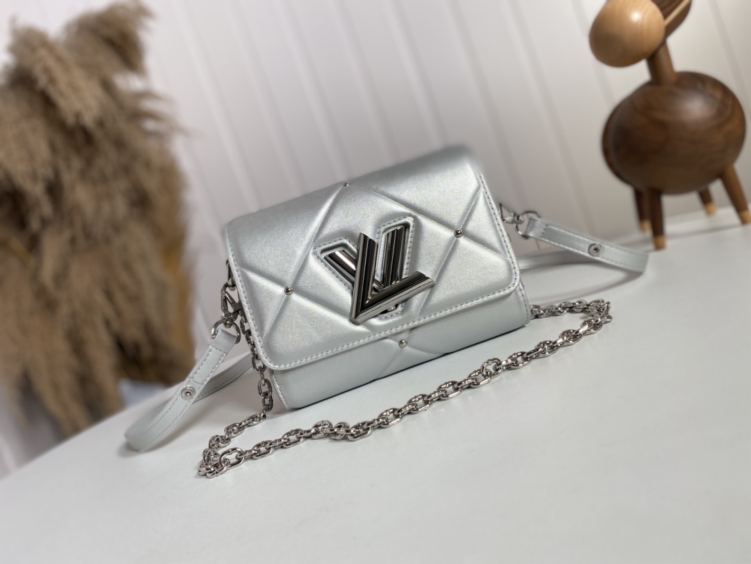 Louis Vuitton Bags Handbags Sheepskin LV Twist Chains M59031