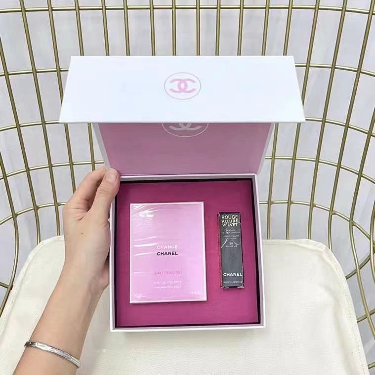 Chanel Chance Eau Tendre Perfume & Lipstick Gift Set - Pink, 50ml & 58# 4 i1640785536 3435 2