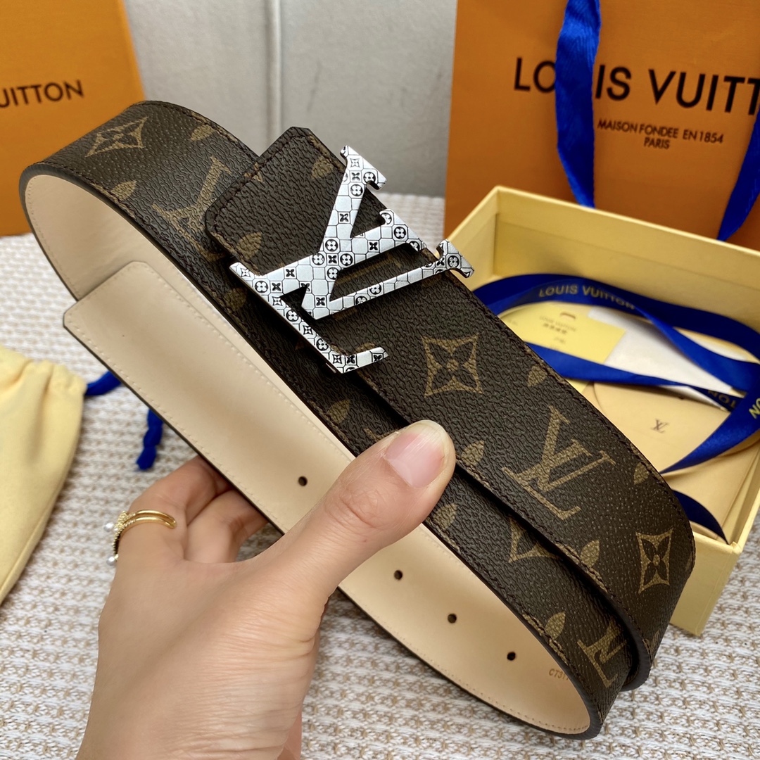 Louis Vuitton 1:1
 Belts Men