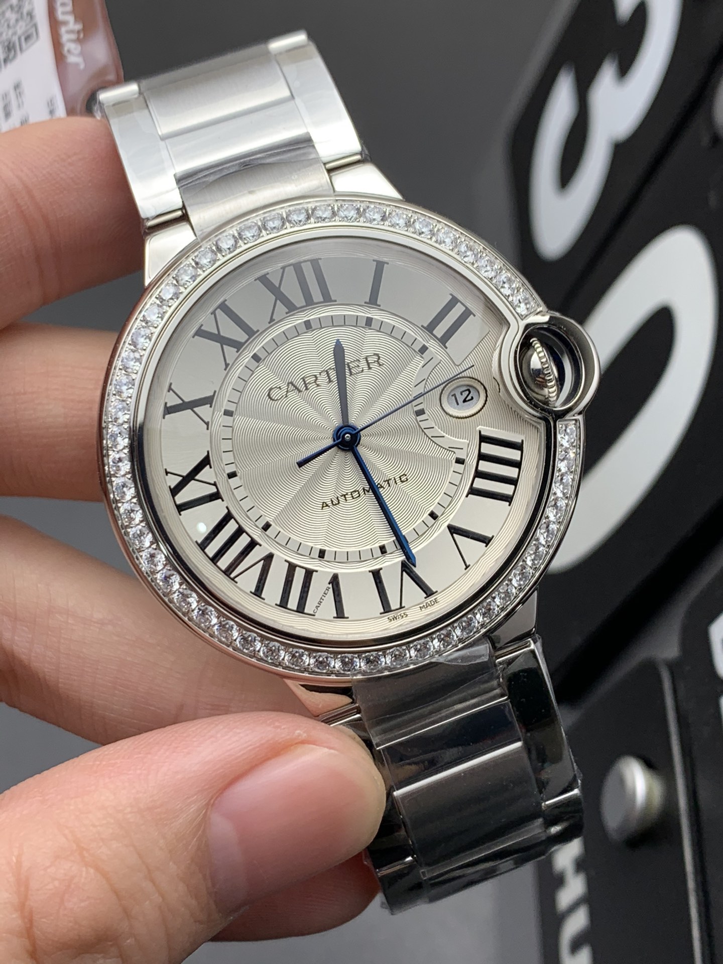 Cartier 钻圈 球