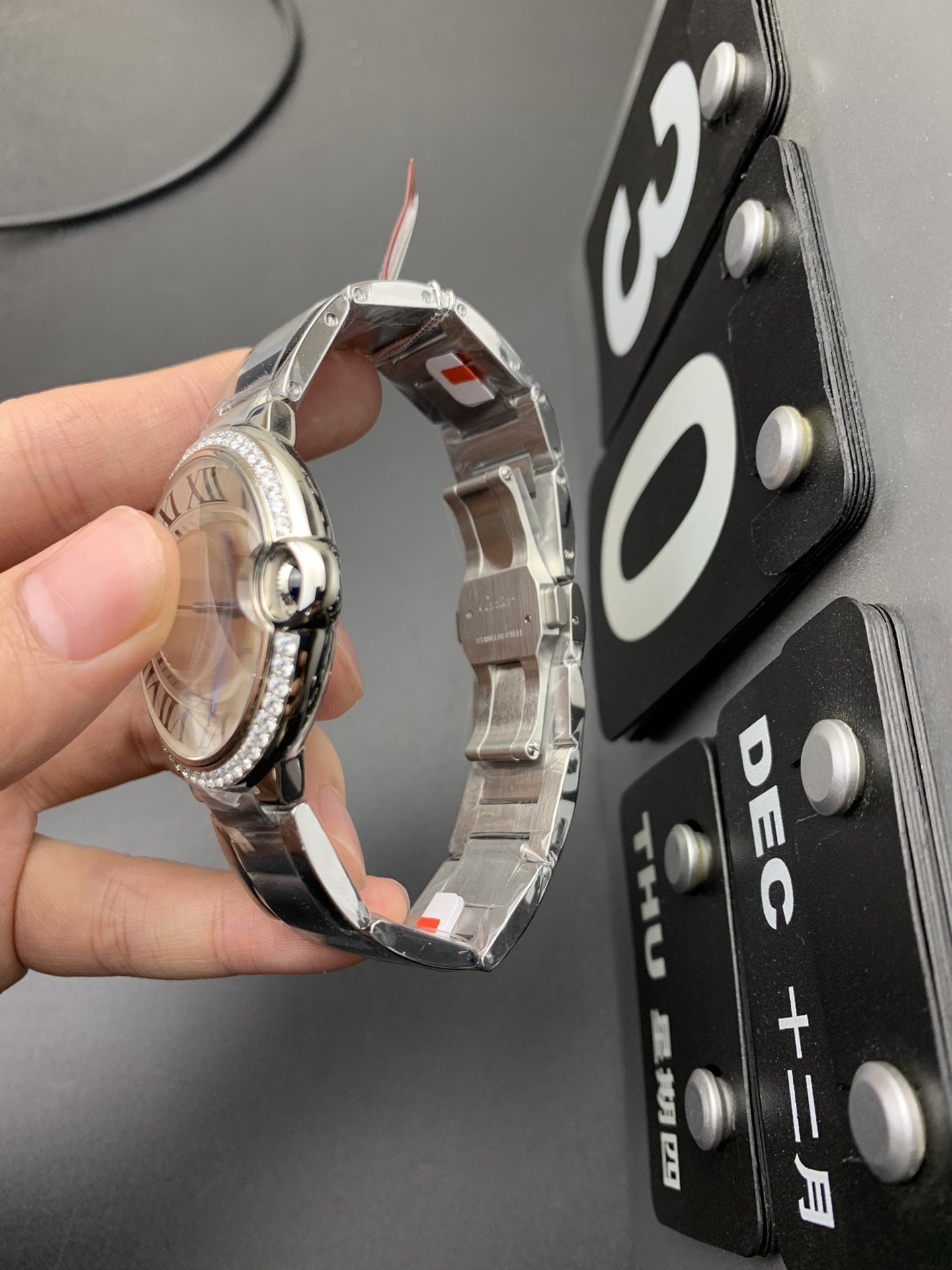 Cartier 钻圈 球