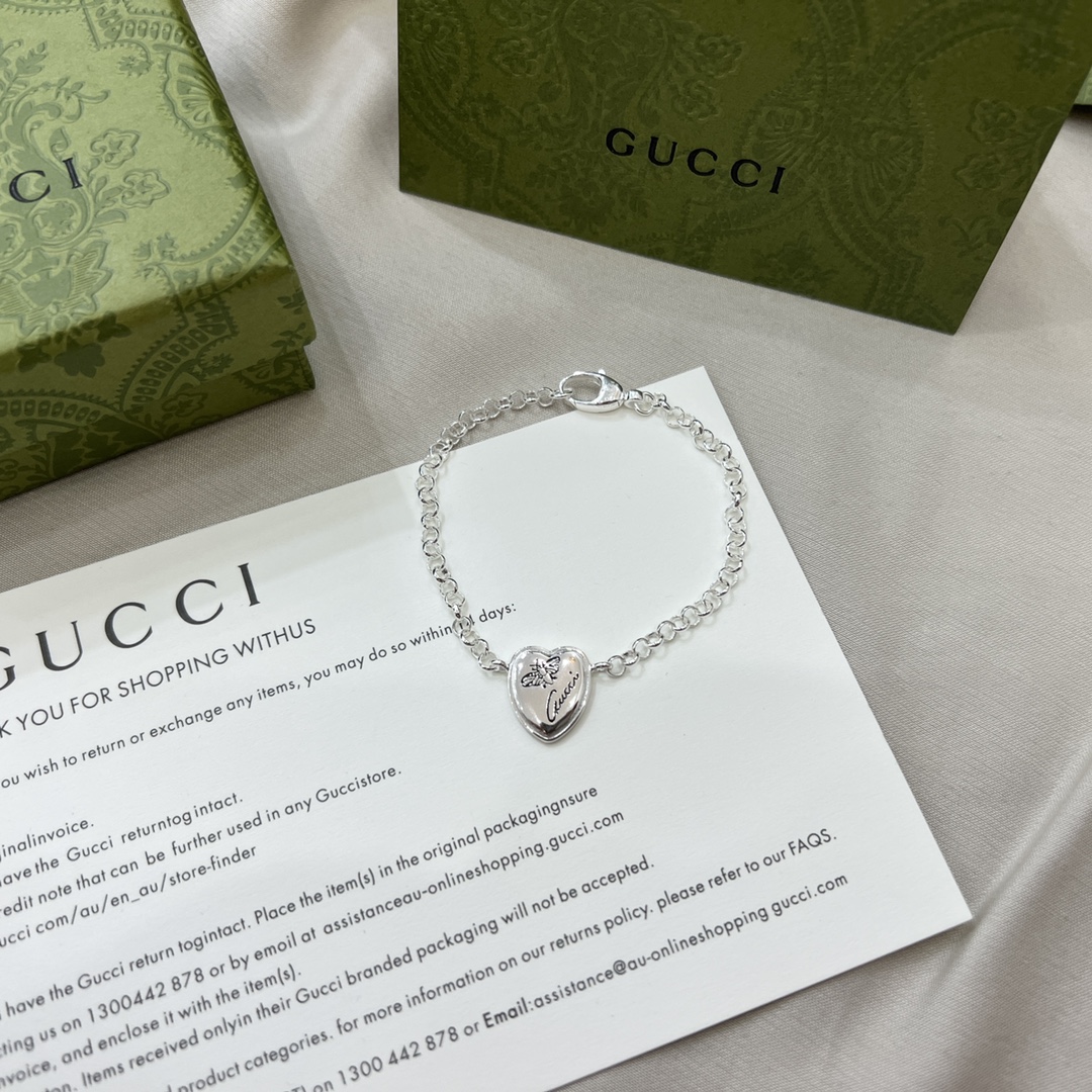 NO:104297,Gucci Gucci 925 sterling silver simple design butterfly pattern love bracelet size 18cm20cm adjustable size, Gucci bracelet, gucci, gucci, bracelet, pure silver19860909Gucci古驰925纯银简约设计蝴蝶图案爱心手链 尺寸18cm20cm 大小可调节,古驰手链,gucci,gucci,bracelet,pure silver,Jewelry