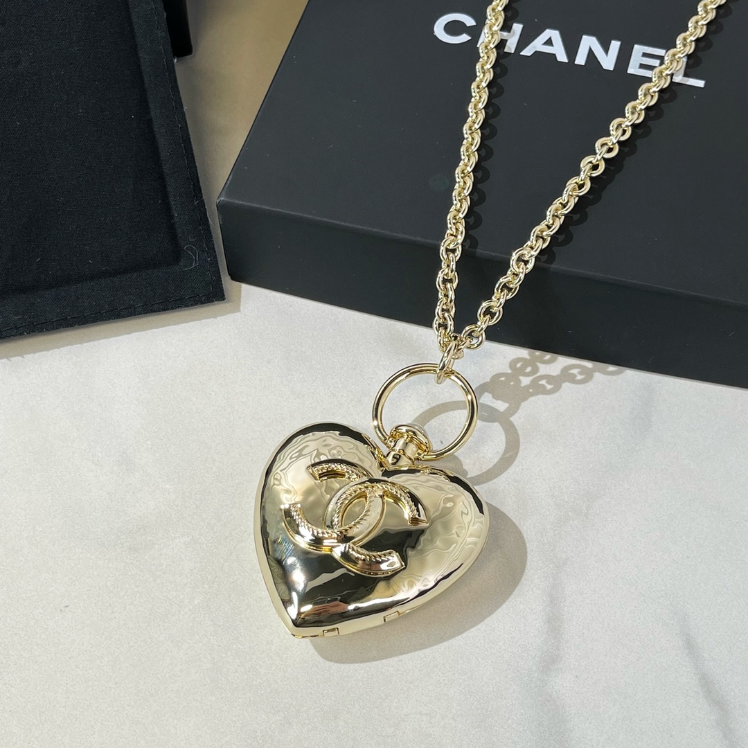 CHANEL香奈儿双c金色桃心毛衣链项链