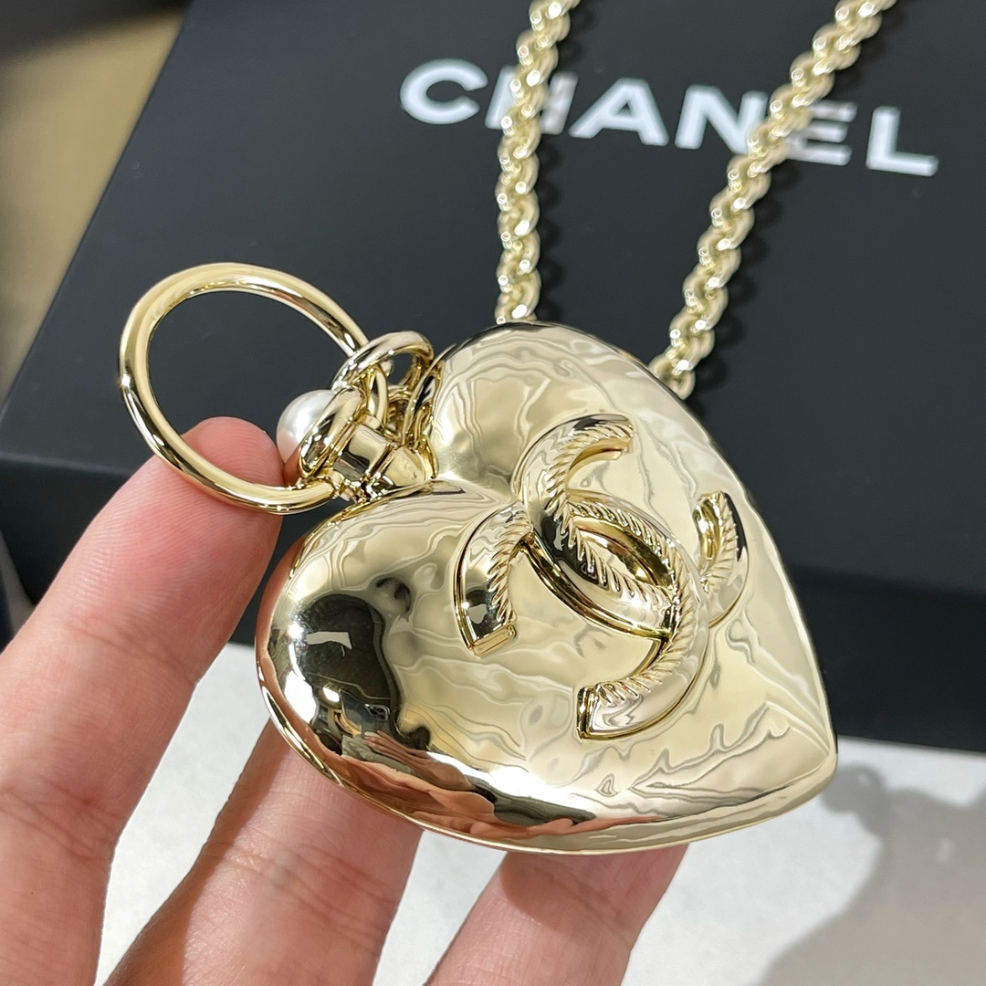 CHANEL香奈儿双c金色桃心毛衣链项链