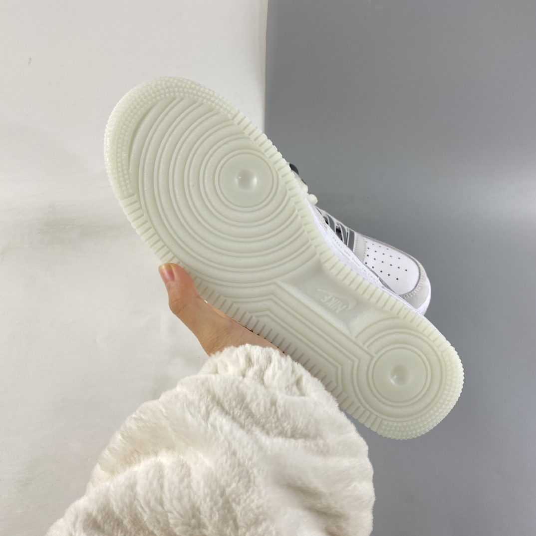 NIKE Air Force 1'07 ESS Space 3D Silver Air Force One DA8302-333-Top High Quatity Cheap Sneakers Fashion Clothing Clothes Bags handbags Shoes of all Brand wholesale With The best Quality And Beautiful Price from China Factory Chinese suppliers wholesaler seller NIKE Air Force 1'07 ESS Space 3D Silver Air Force One DA8302-333