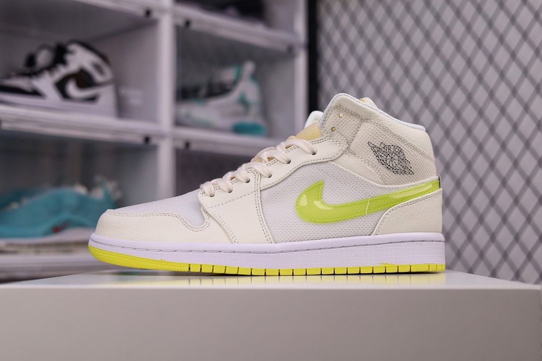 H0 公司级 Air Jordan 1 Mid 公司级天猫‮贸外‬客户订单 市面最‮工高‬艺中‮系帮‬列 全‮批jw新‬次 原装‮模原‬大底全鞋原厂‮制定‬皮料，手感细‮正腻‬确折边工艺 完美‮节细‬诠释