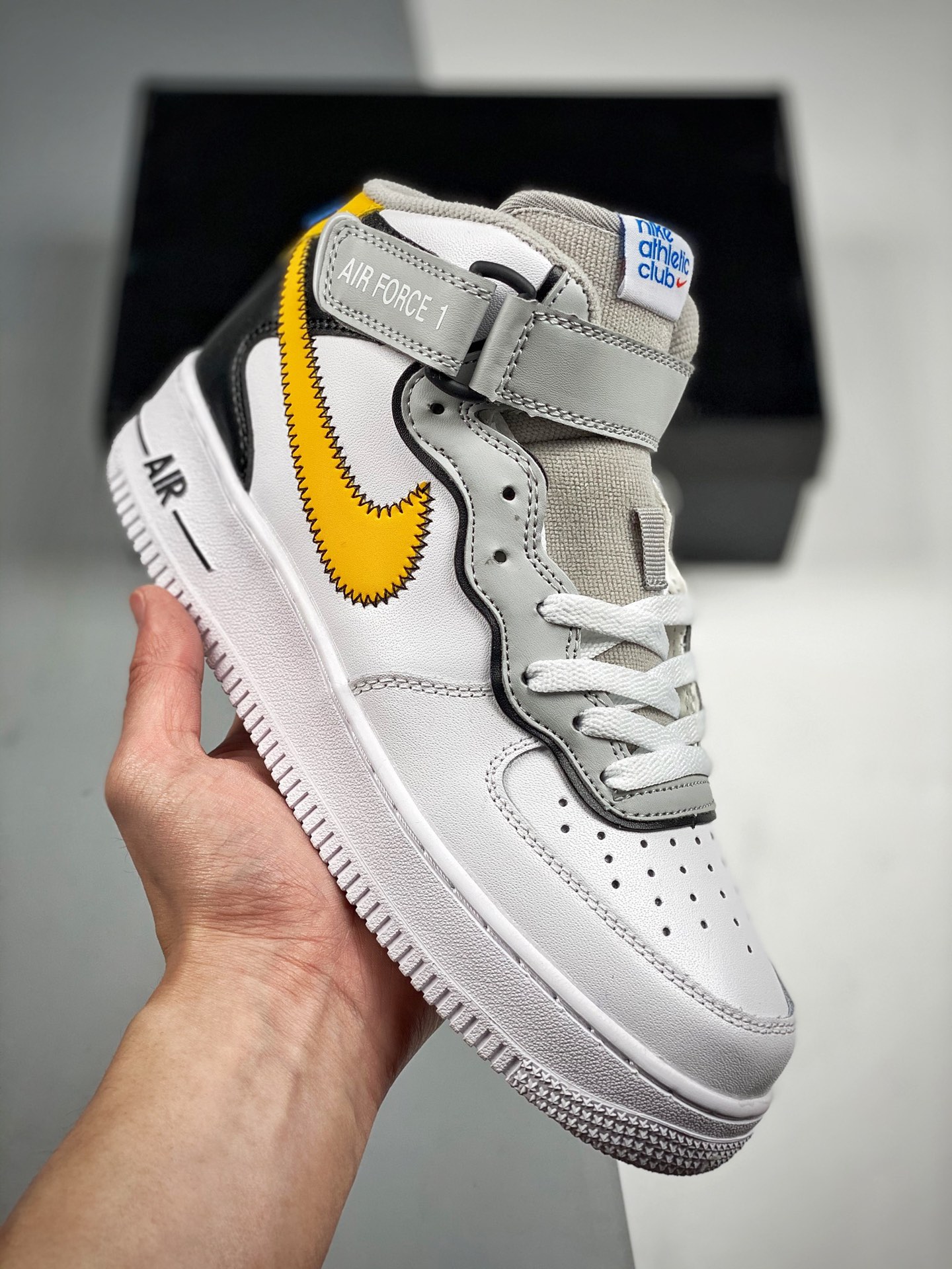 Nk Air Force 1'07 Mid 白黄中帮 原楦头原纸板 打造纯正空军版型 专注外贸渠道 全掌内置蜂窝气垫 #原盒配件 原厂中底钢印、拉帮完美 官方货号：DH7451-101 Size：36 36.5 37.5 38 38.5 …