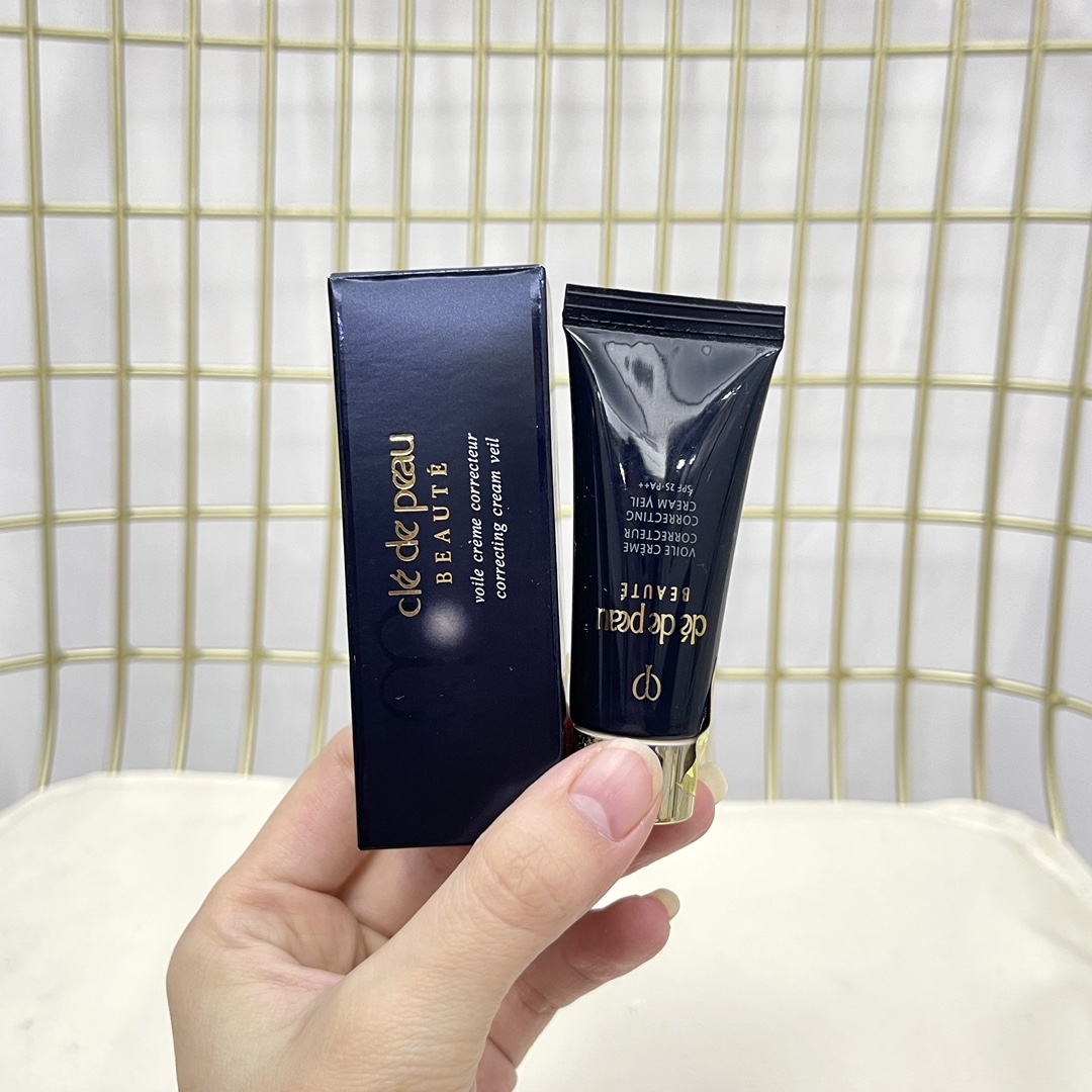 Clé de Peau Beauté Voile Crème Correcteur Correcting Cream Veil