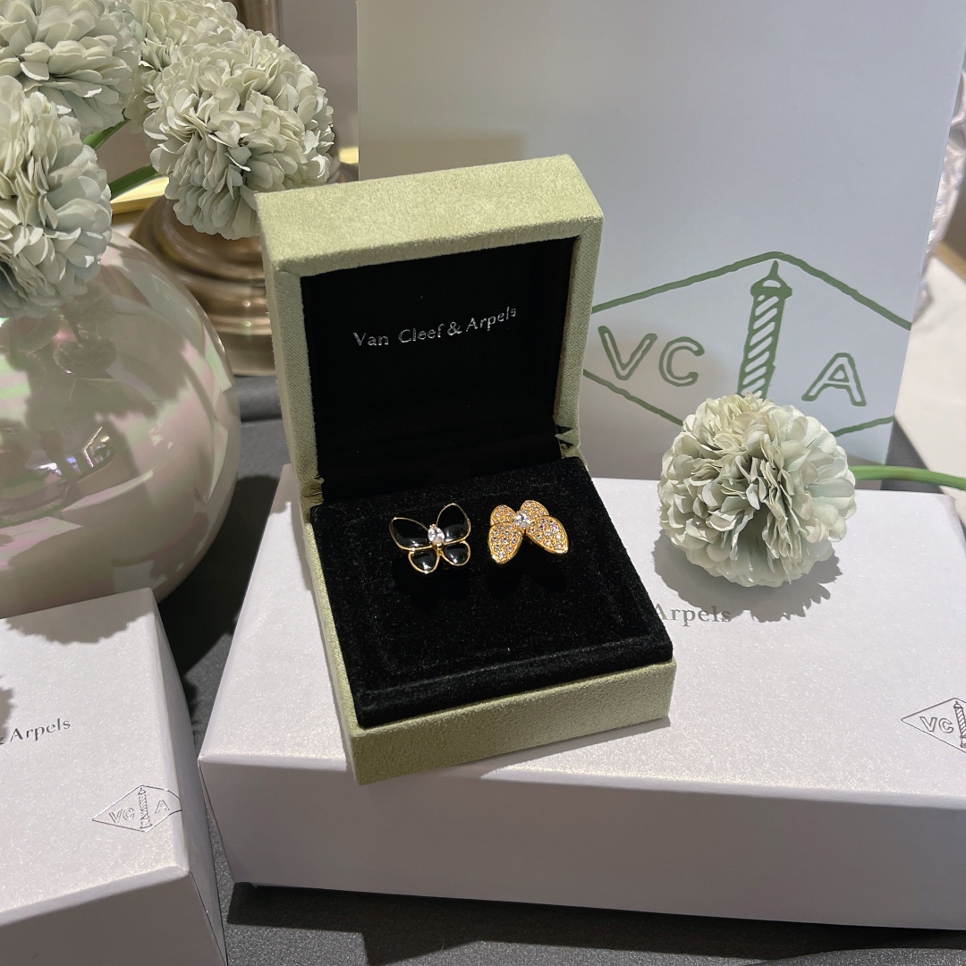 VCA Ring