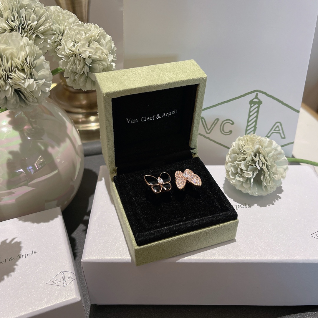 VCA Ring