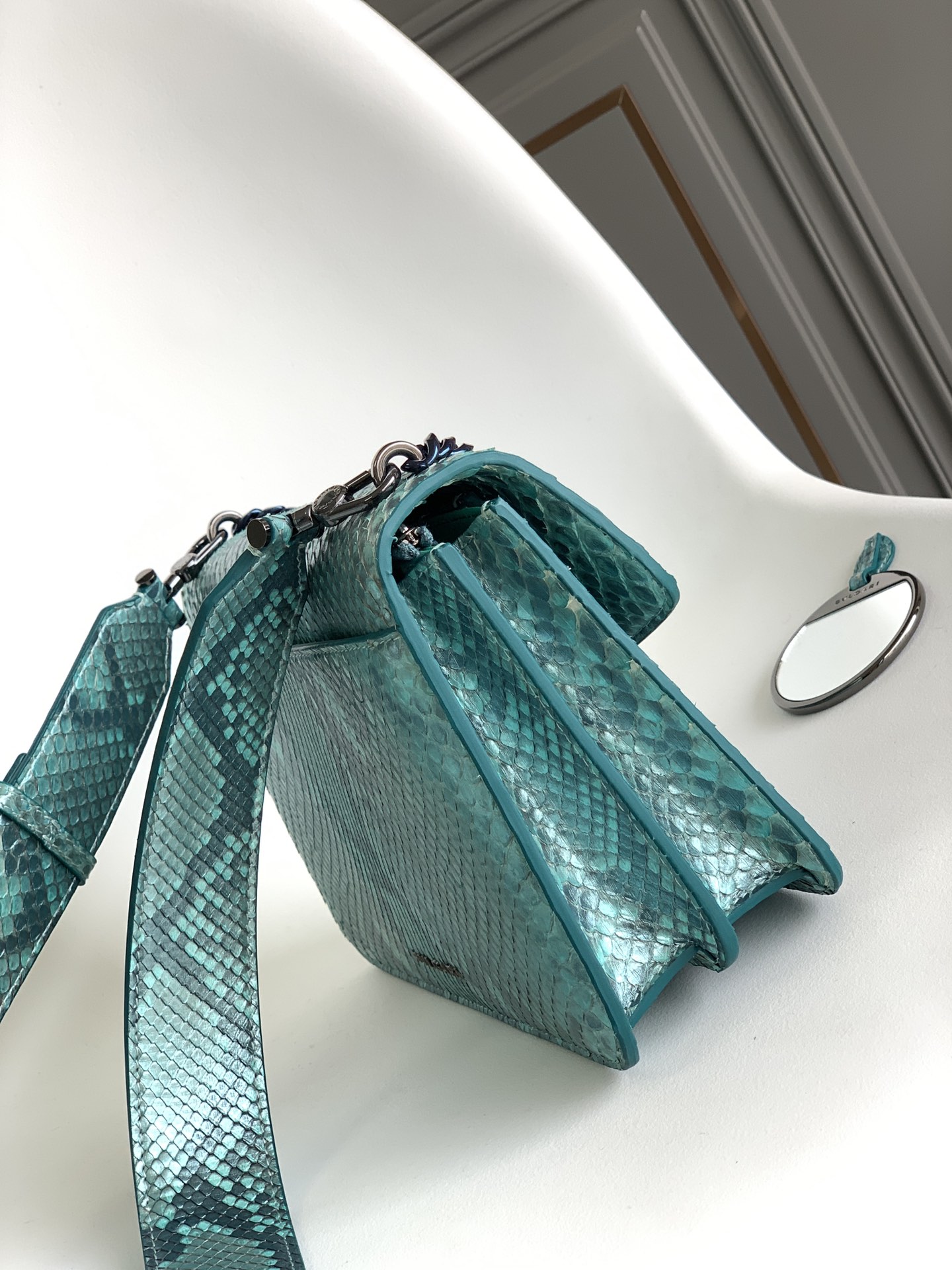 BVLGARI宝格丽SERPENTI FOREVER蟒蛇皮肩背包291076