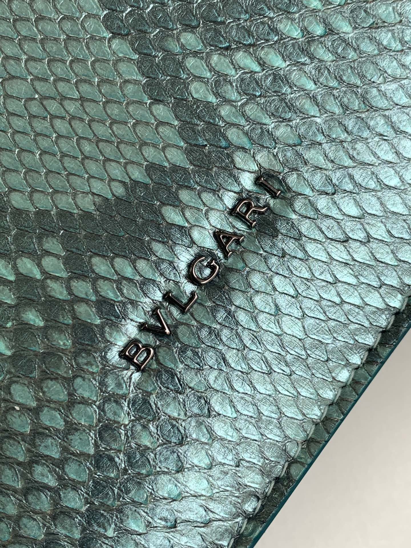 BVLGARI宝格丽SERPENTI FOREVER”蟒蛇皮肩背包291077