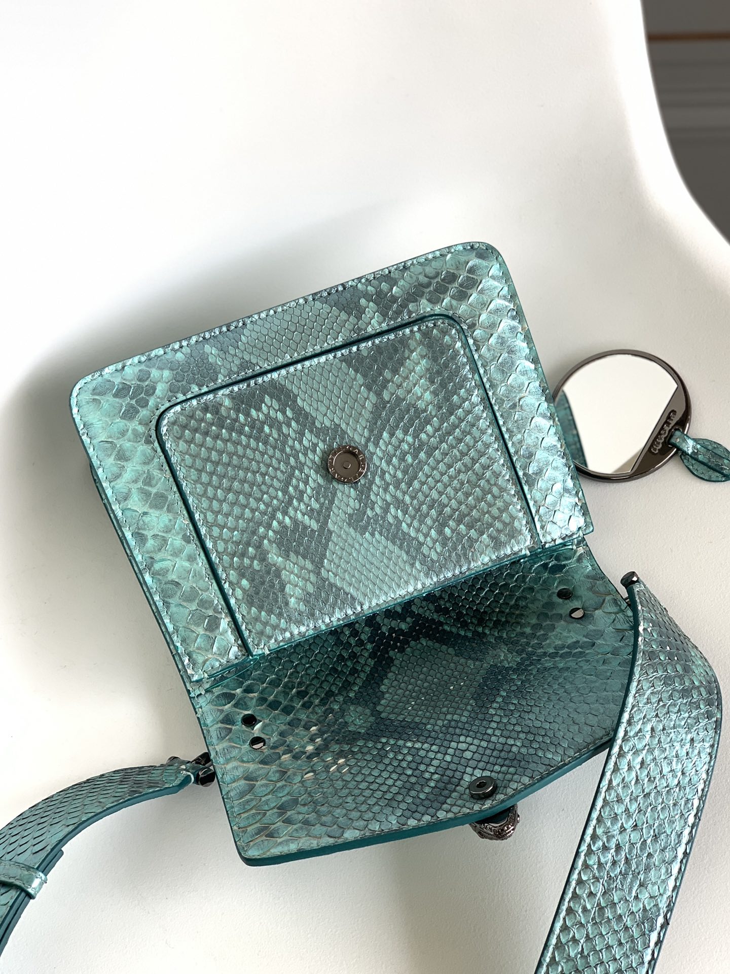 BVLGARI宝格丽SERPENTI FOREVER”蟒蛇皮肩背包291077