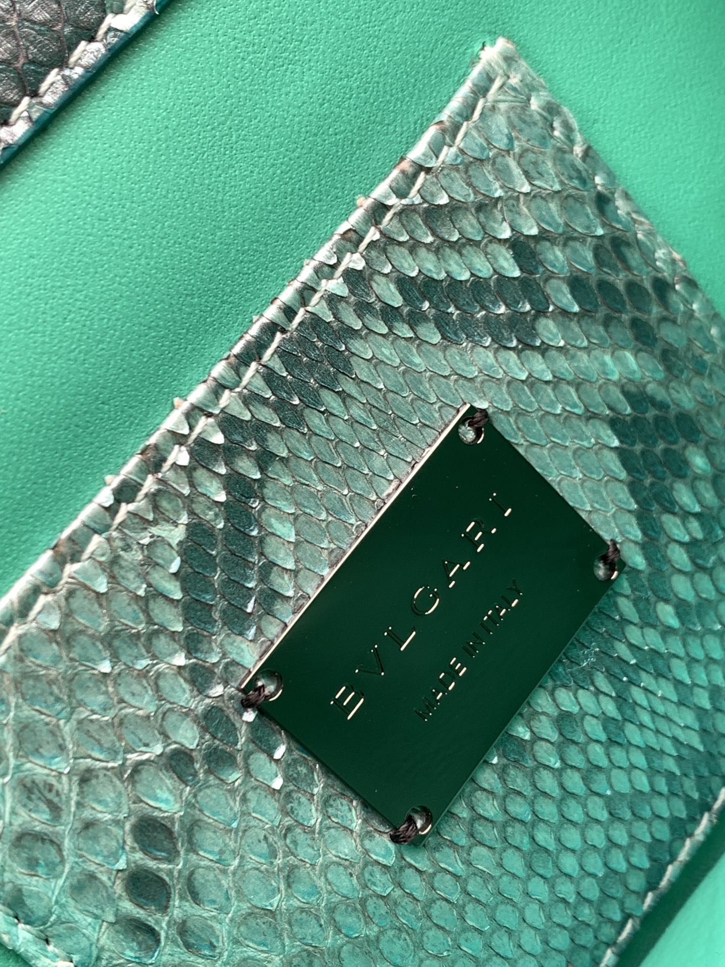 BVLGARI宝格丽SERPENTI FOREVER”蟒蛇皮肩背包291077