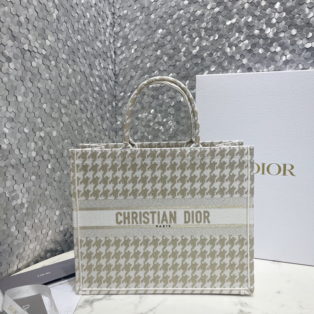 Dior Book Tote Handbags Tote Bags Designer Replica
 Embroidery