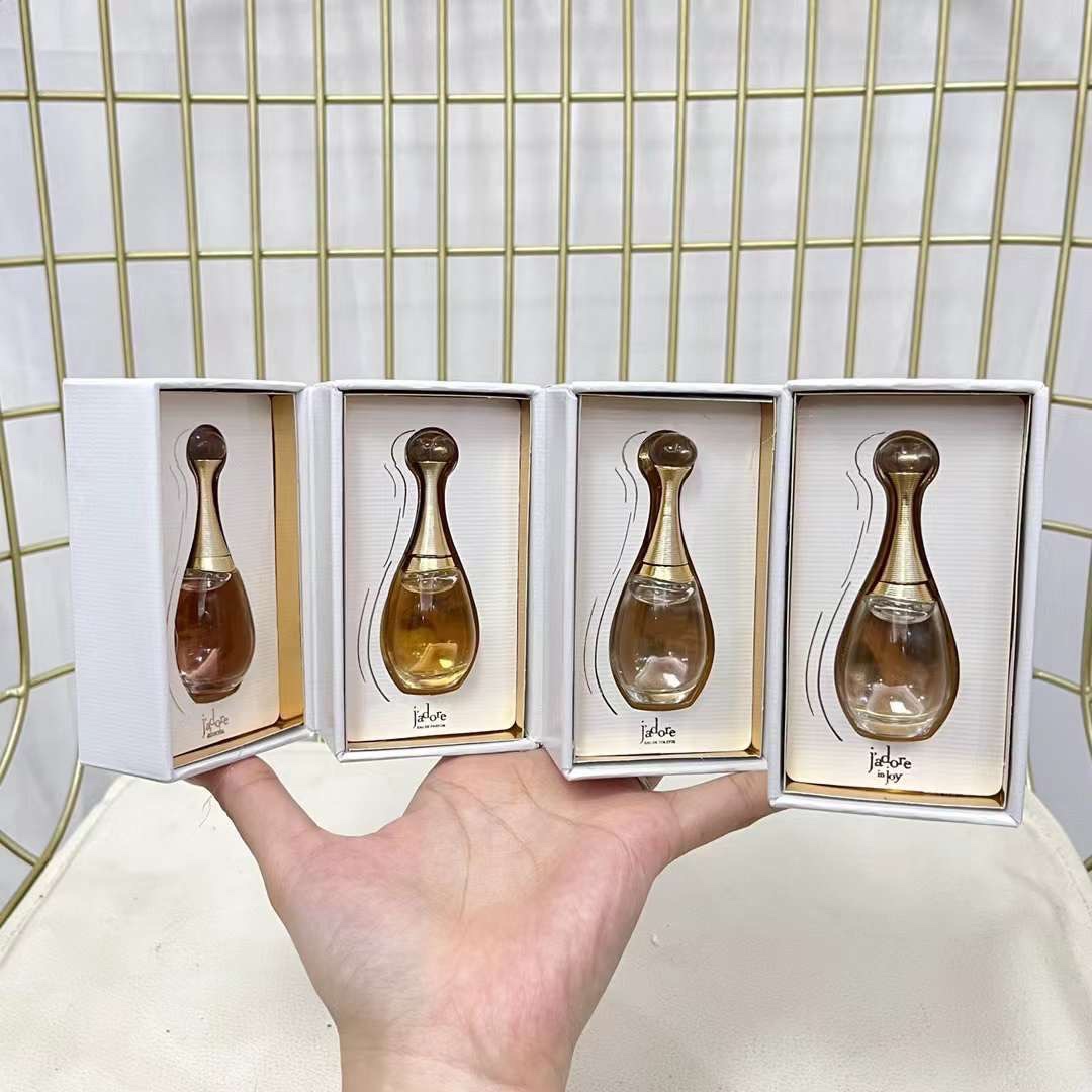 Dior J'adore La Collection Miniature Perfume Set (4 x 5ml) - Perfect Gift 4 i1641049562 4350 3