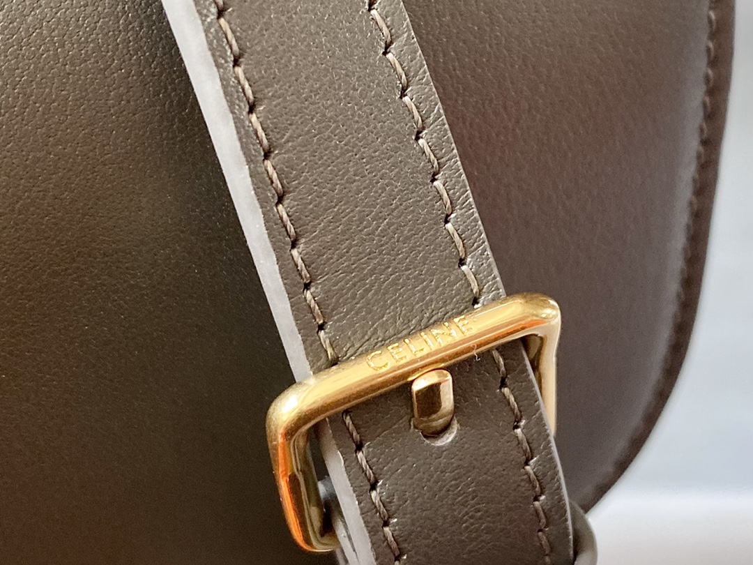 CELINE赛琳进口牛皮TABOU全新复古邮差包196583