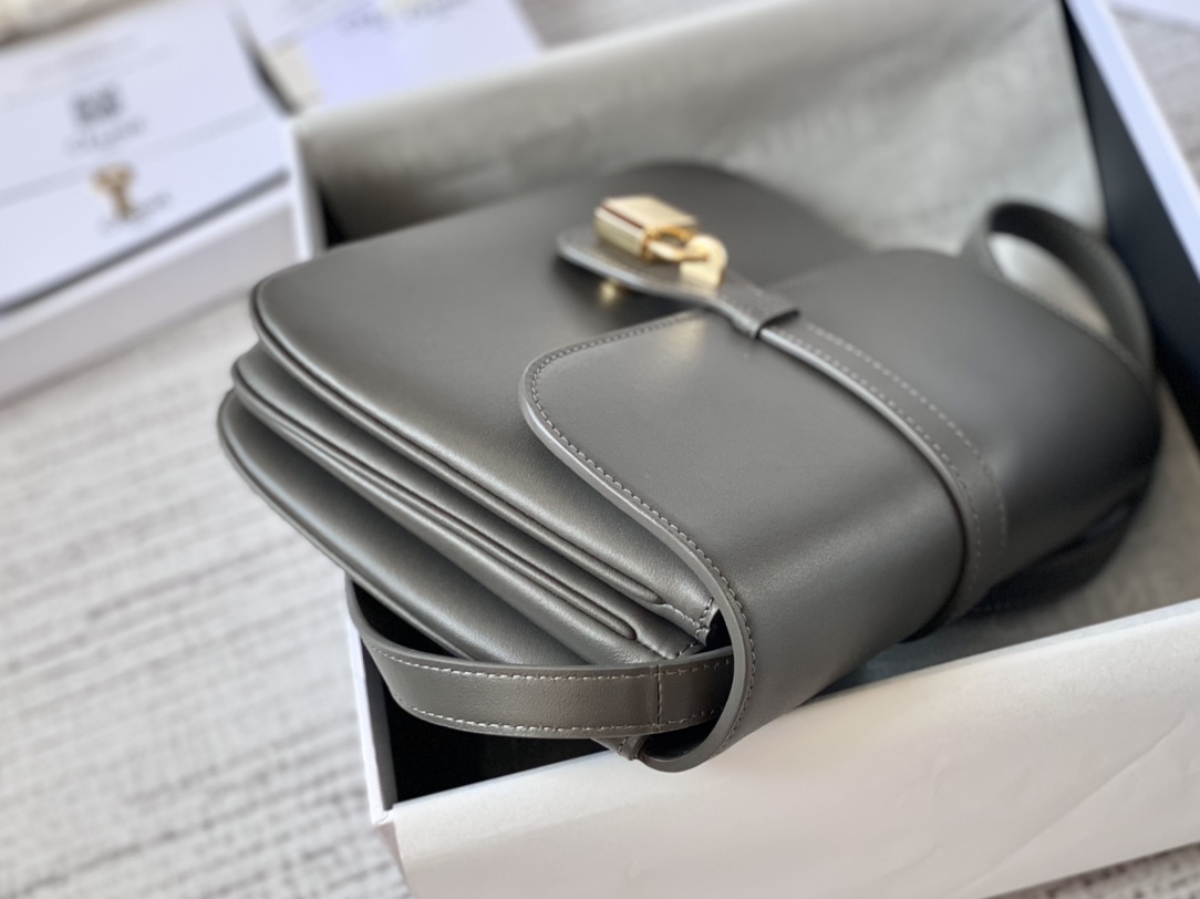 CELINE赛琳进口牛皮TABOU全新复古邮差包196583