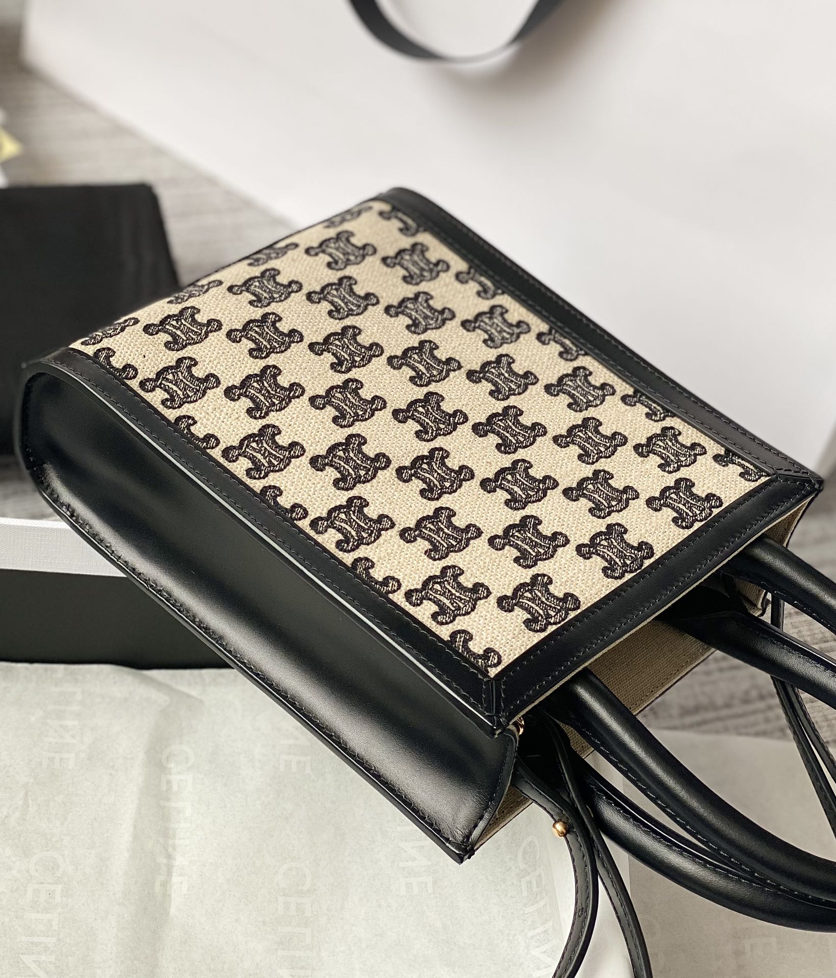 CELINE 2021新品托特包 193302