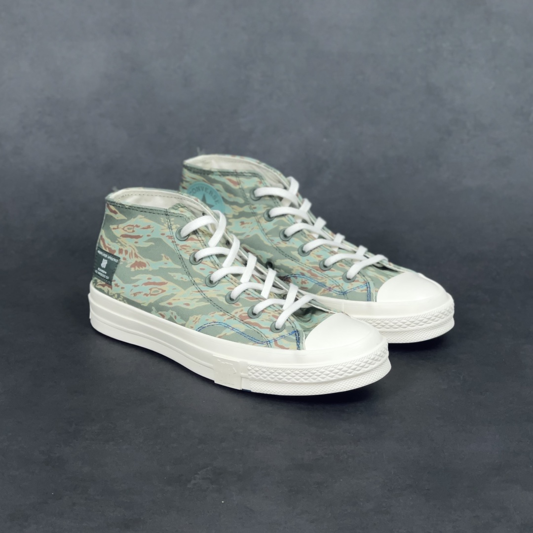 F5 Converse x UNDEFEATED 虎年虎纹限定虎纹迷彩设计作为潮流界的「常青树」一直受各大潮牌的青睐此次 Converse x UNDEFEATED 全新HALF CHUCK 70 M