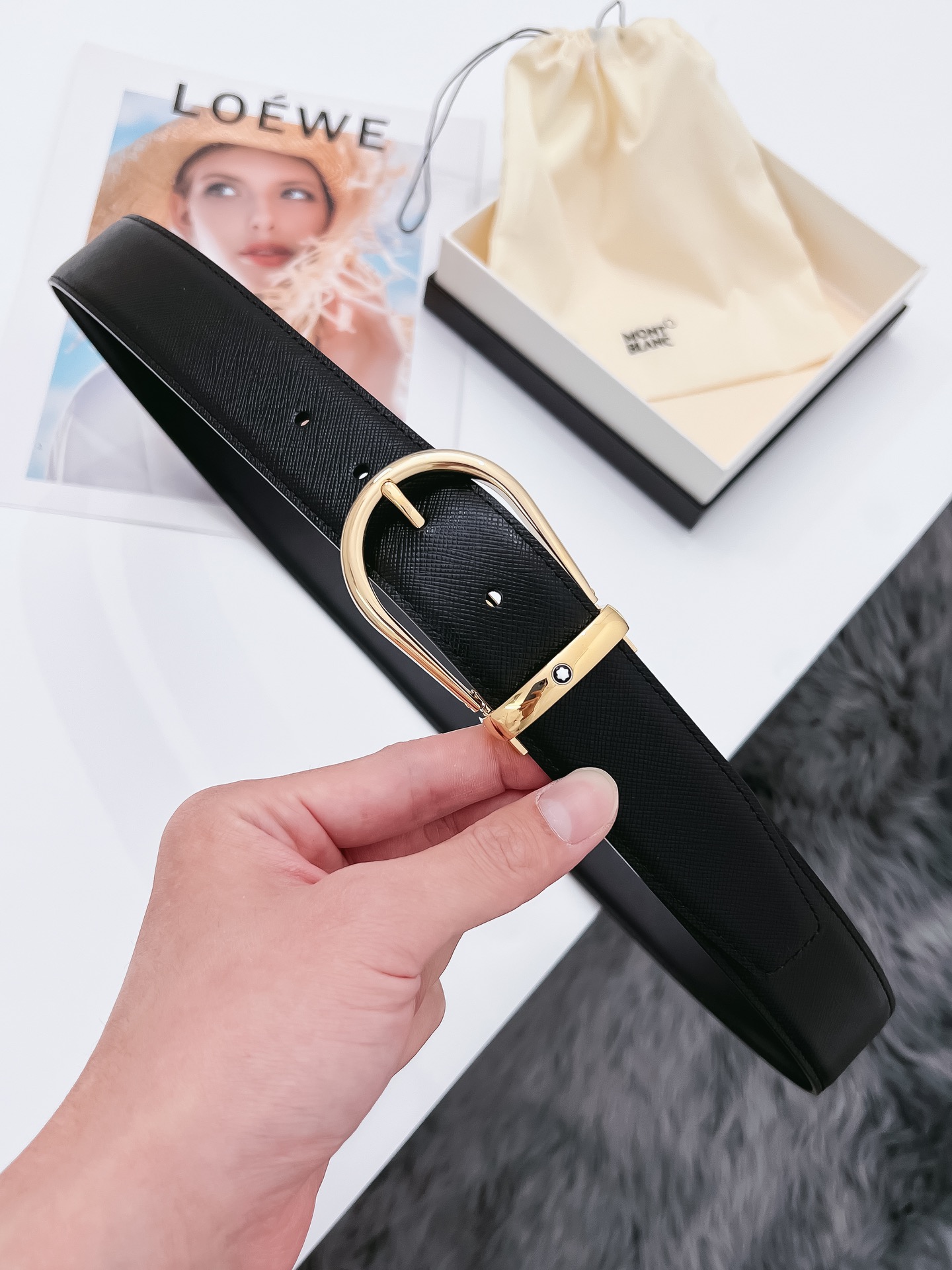 Montblanc 代购级 万宝龙 宽度3 5 CM休闲风格 进口小牛皮搭配进口小牛皮底 百搭简约的设计