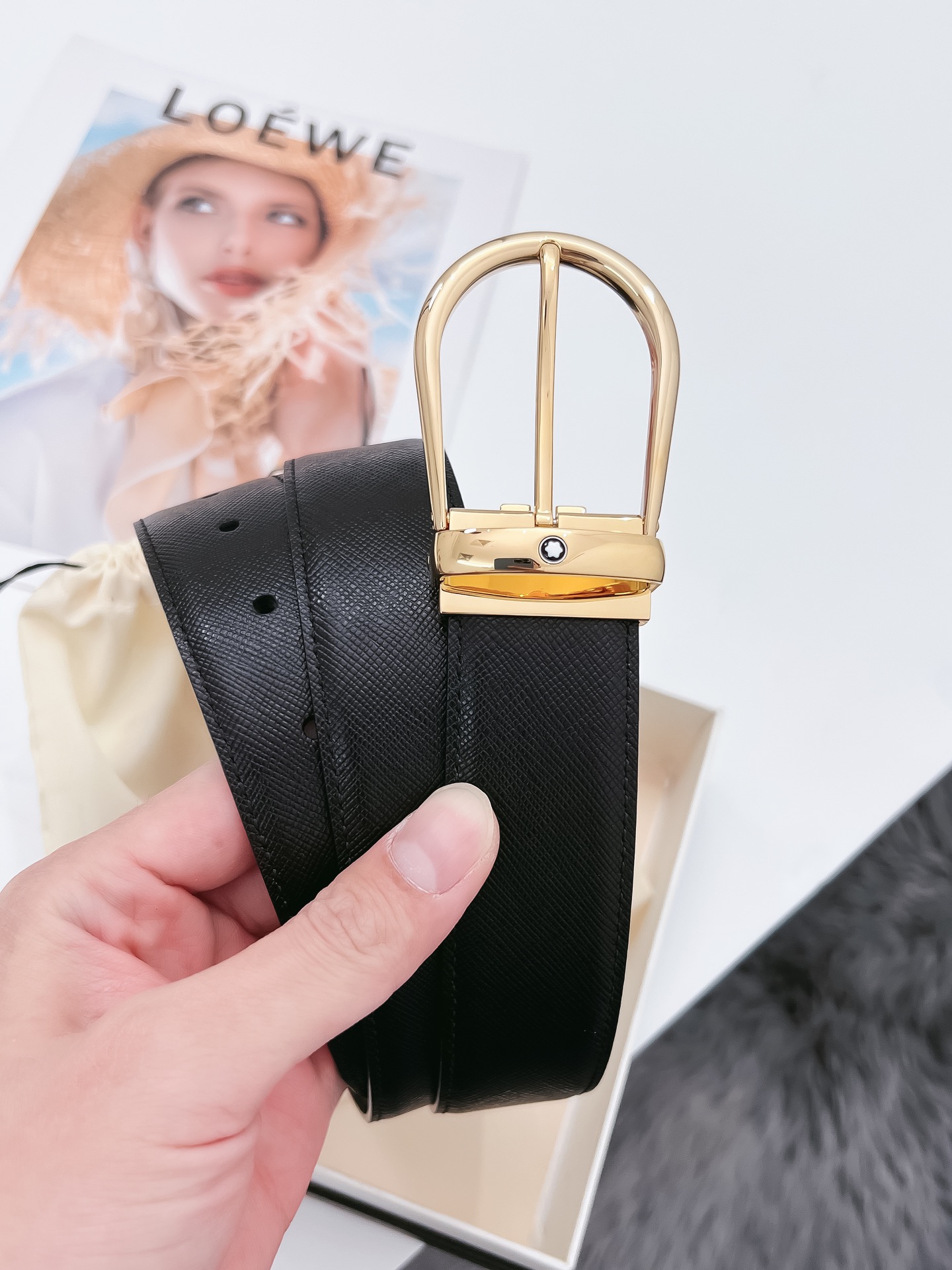 Montblanc 代购级 万宝龙 宽度3 5 CM休闲风格 进口小牛皮搭配进口小牛皮底 百搭简约的设计