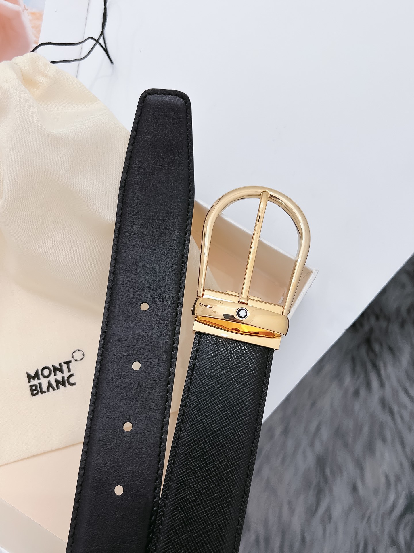 Montblanc 代购级 万宝龙 宽度3 5 CM休闲风格 进口小牛皮搭配进口小牛皮底 百搭简约的设计