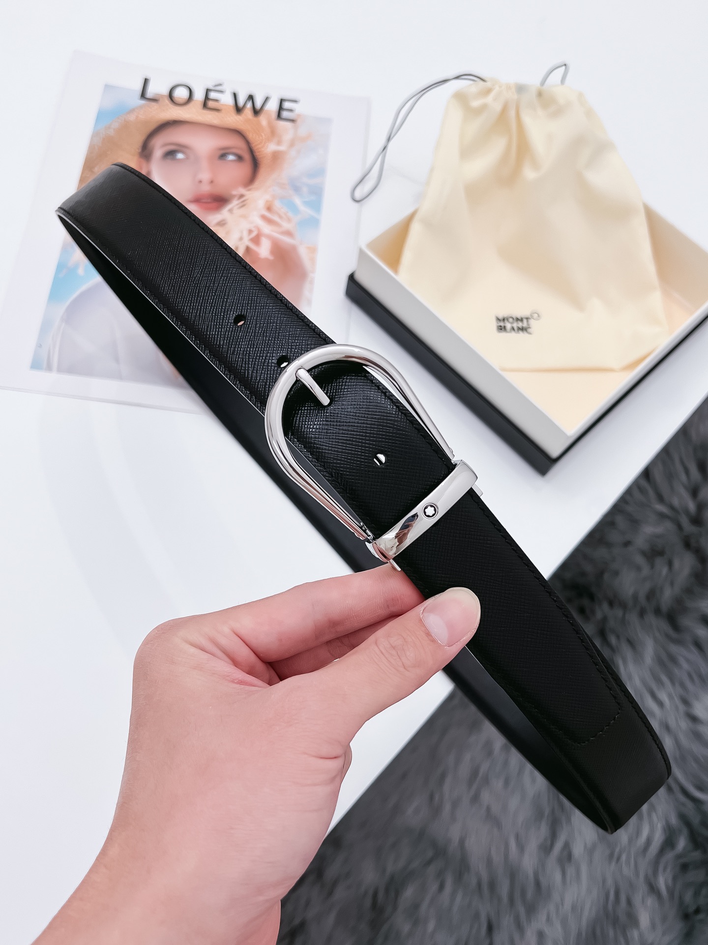 Montblanc 代购级 万宝龙 宽度3 5 CM休闲风格 进口小牛皮搭配进口小牛皮底 百搭简约的设计