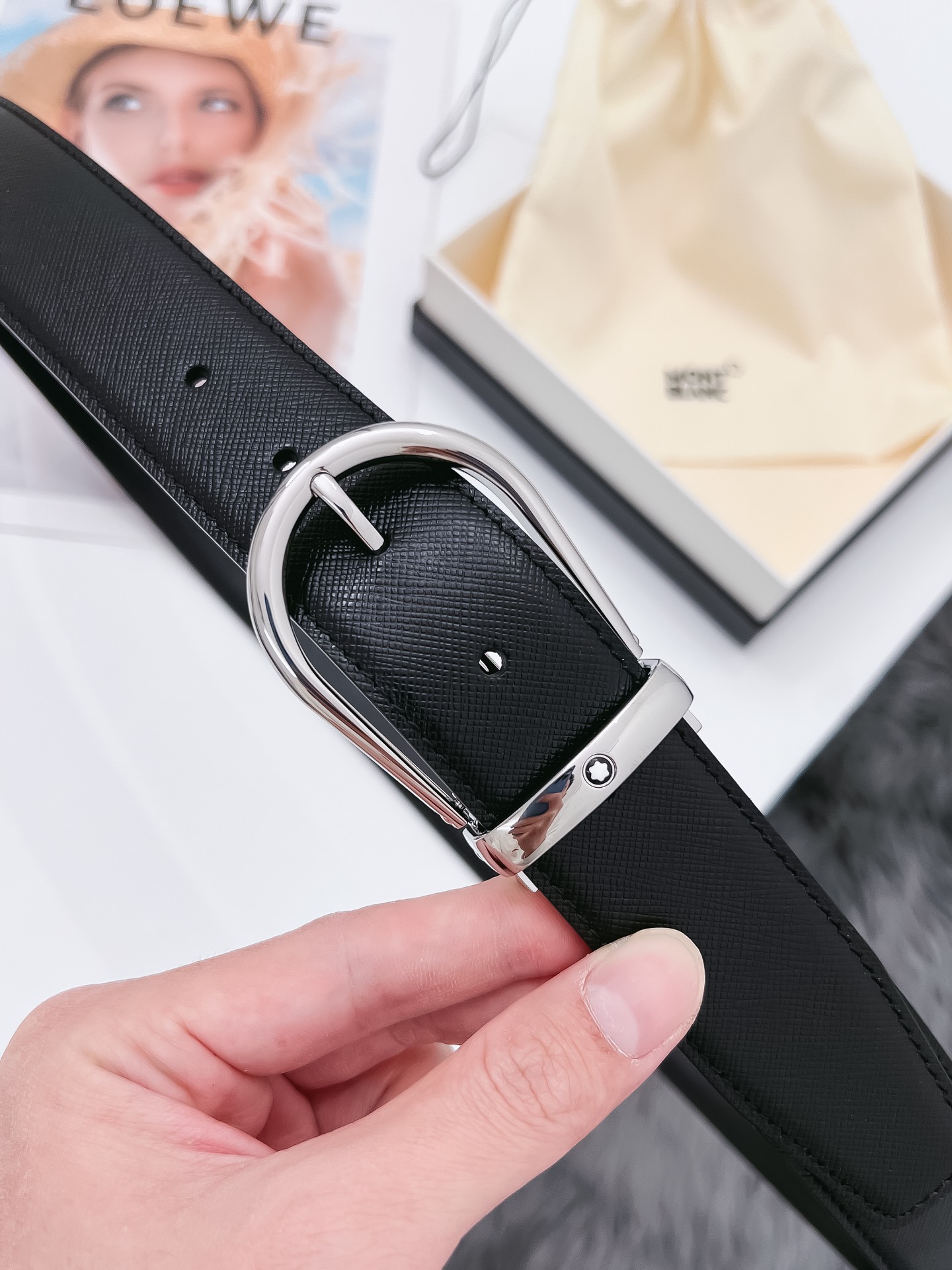 Montblanc 代购级 万宝龙 宽度3 5 CM休闲风格 进口小牛皮搭配进口小牛皮底 百搭简约的设计