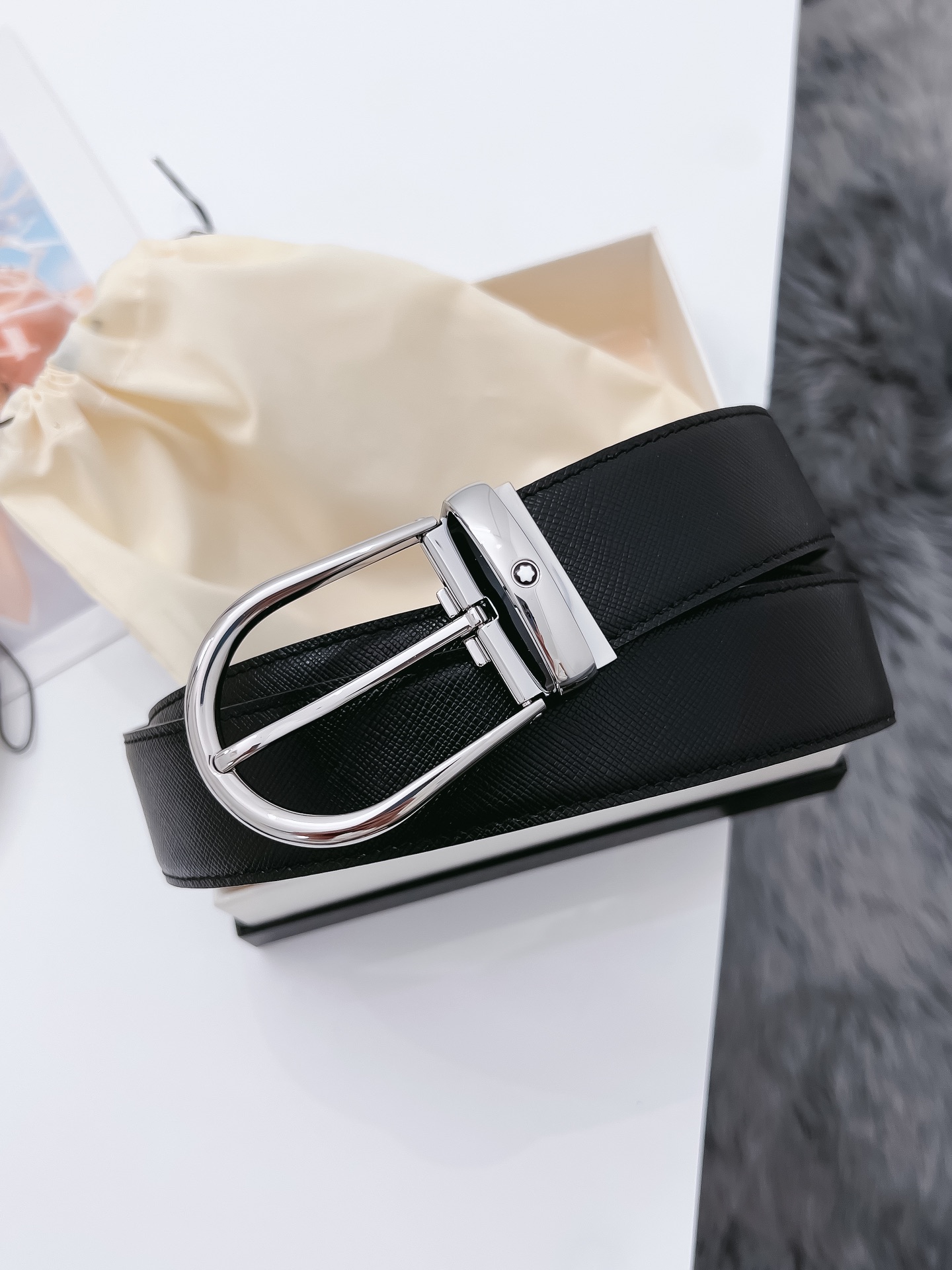 Montblanc 代购级 万宝龙 宽度3 5 CM休闲风格 进口小牛皮搭配进口小牛皮底 百搭简约的设计