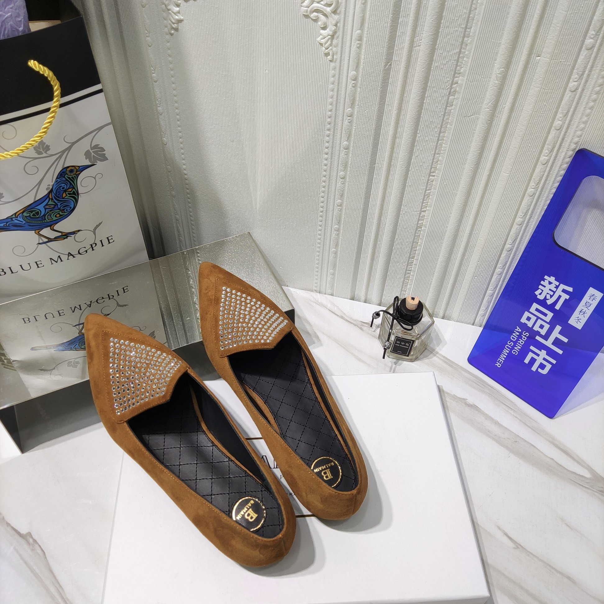 2022 Summer: Bal*ain & Balman’s Flat Shoes with Custom Sheepskin Zenium Technology - 图片 8