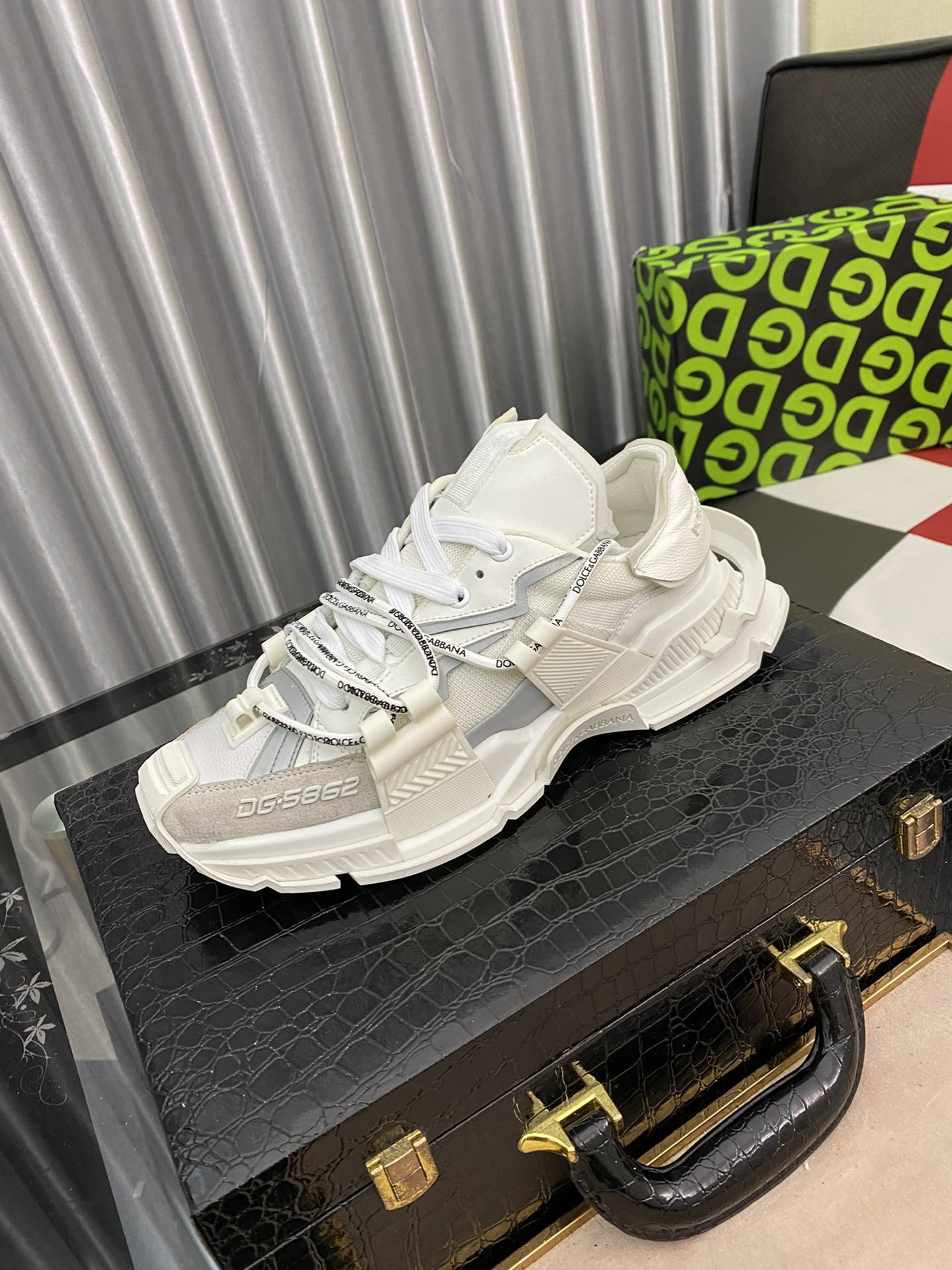 NO:272771,New Dolce & Gabbana/top original single DG heavy industry series, original imported calfskin, original painted patterns, comfortable sheepskin lining. Exquisite and luxurious, super A-level!  The style is compared to the authentic counter, and it is not bad at all!  Size38-442 colors available, Dolce & Gabbana, cowhide, sheepskin19860909新款Dolce＆Gabbana/顶级原单DG重工系列,原版进口小牛皮,原版彩绘图案,舒适的羊皮内里.精致奢华,超A级别！版型对比专柜正品,丝毫不差！Size38-442色可选,,Dolce&Gabbana,cowhide,sheepskin,Men's shoes