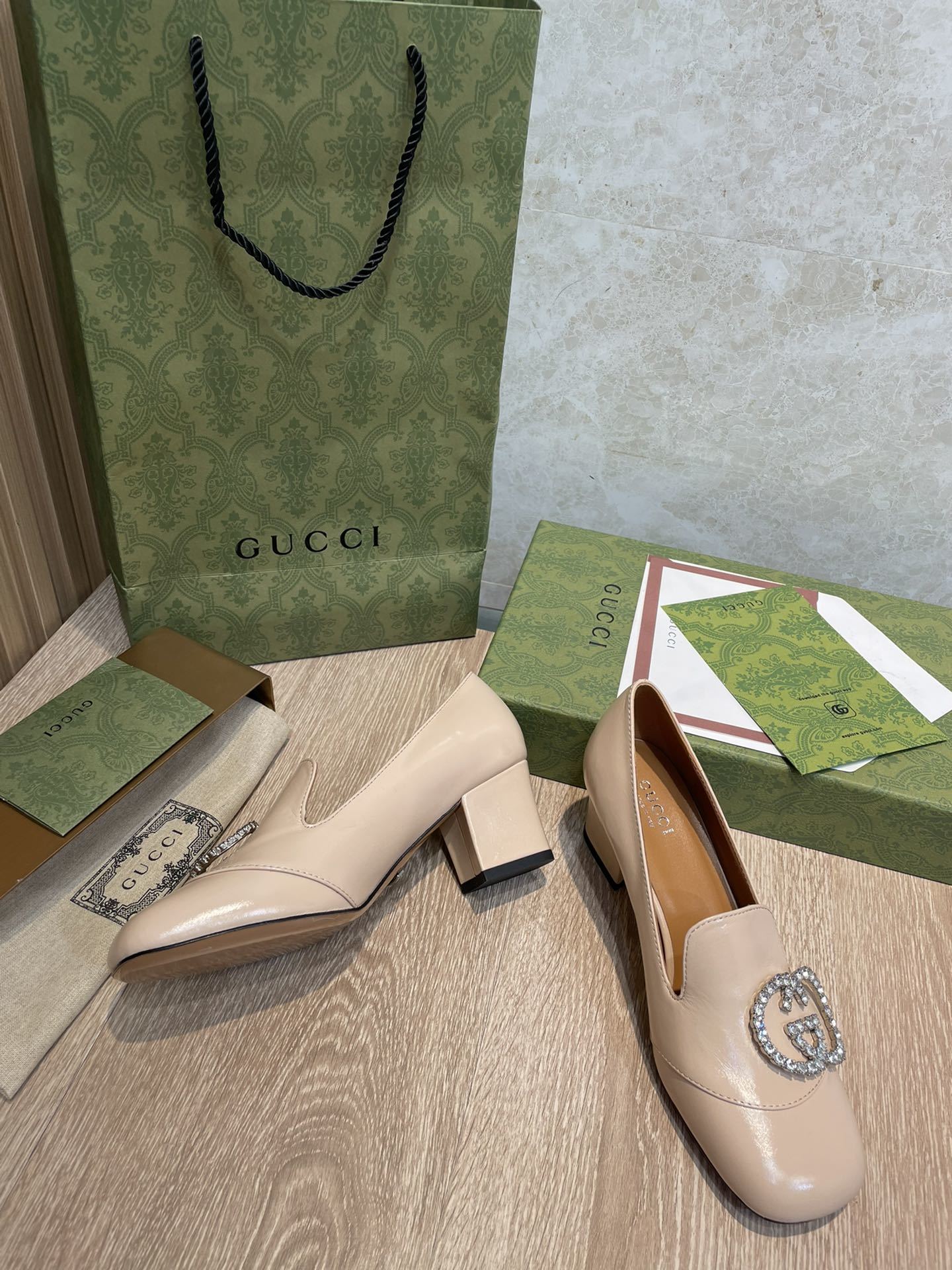 Gucci新品2022早春粗跟鞋互扣