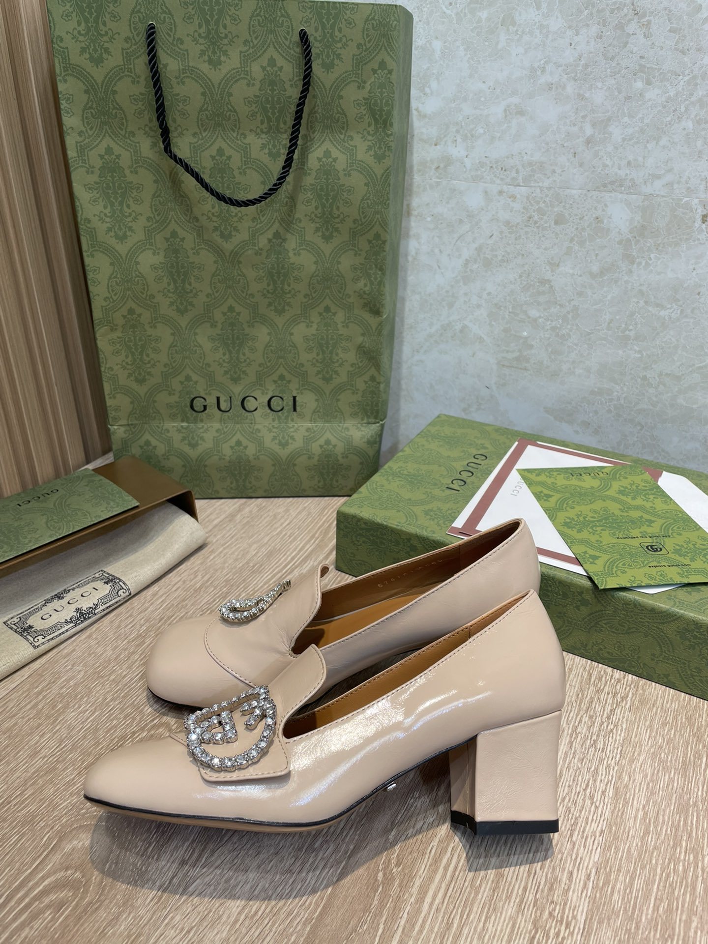 Gucci新品2022早春粗跟鞋互扣
