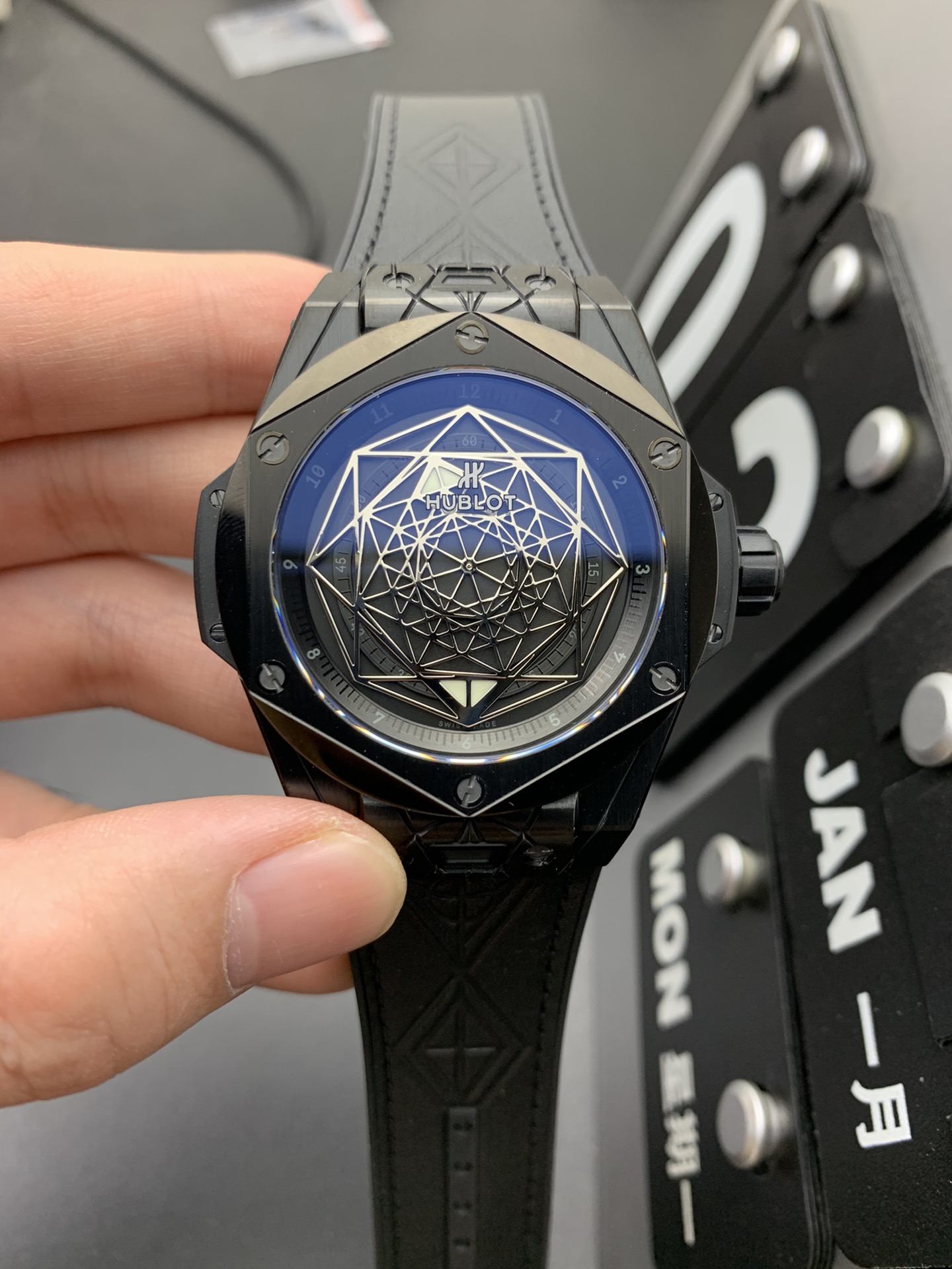 Hublot WWF 钛黑刺青